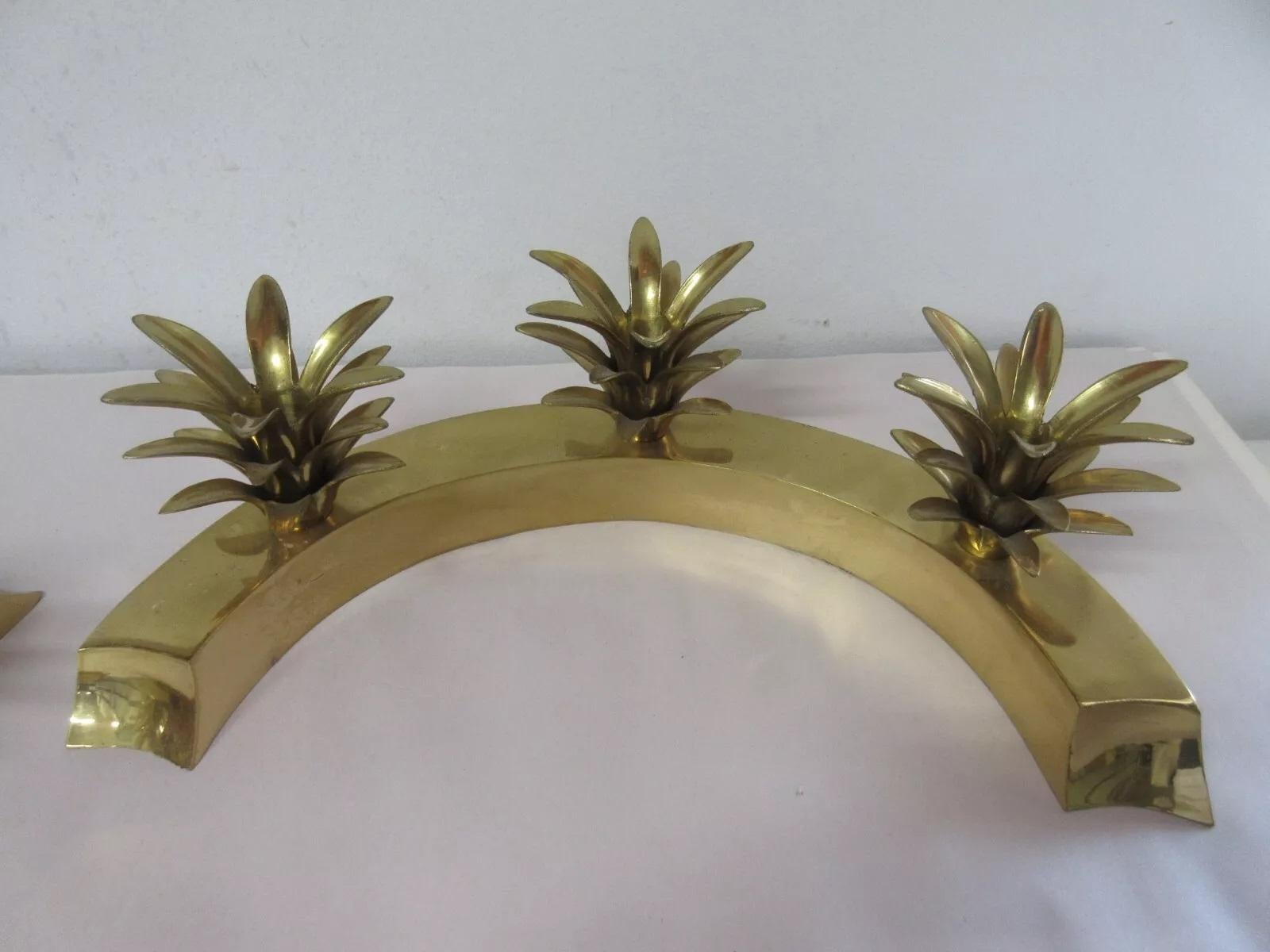 Brass Pineapple Centerpiece Candle Holder In Good Condition For Sale In New York, NY