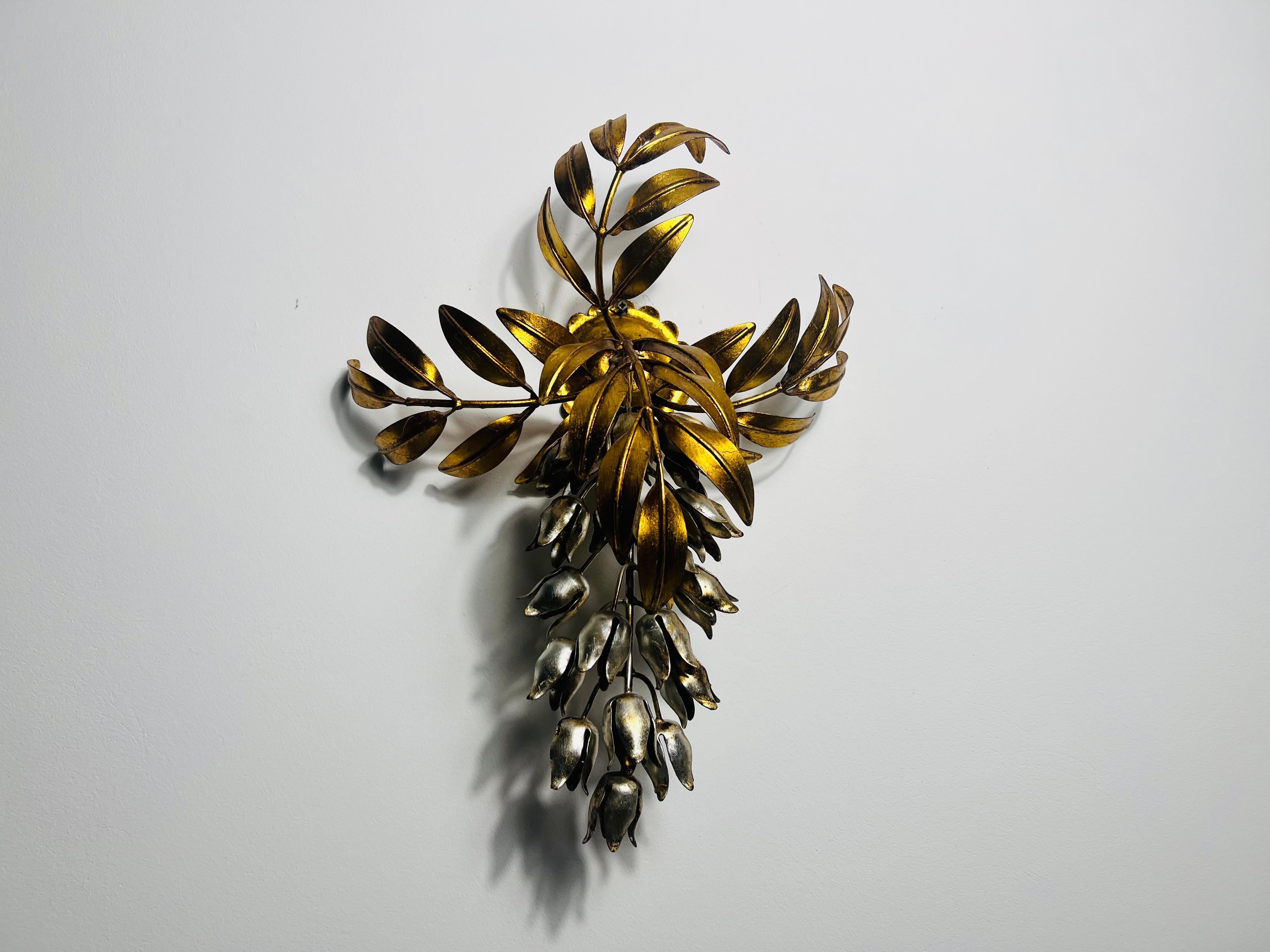 Lámpara de pared Pioggia d'Oro de latón de Hans Kögl, Alemania, Años 60 Regencia de Hollywood en venta