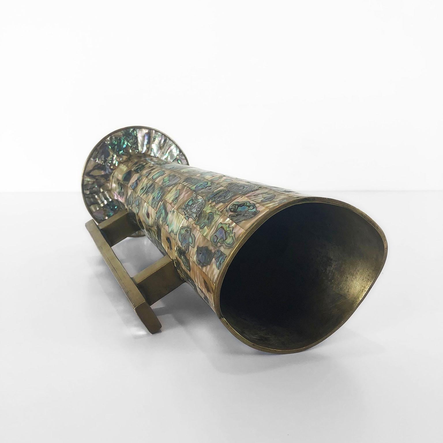 Brass Pitcher with Abalone Inlays Attributed to Los Castillo Taxco In Good Condition In Mexico City, CDMX