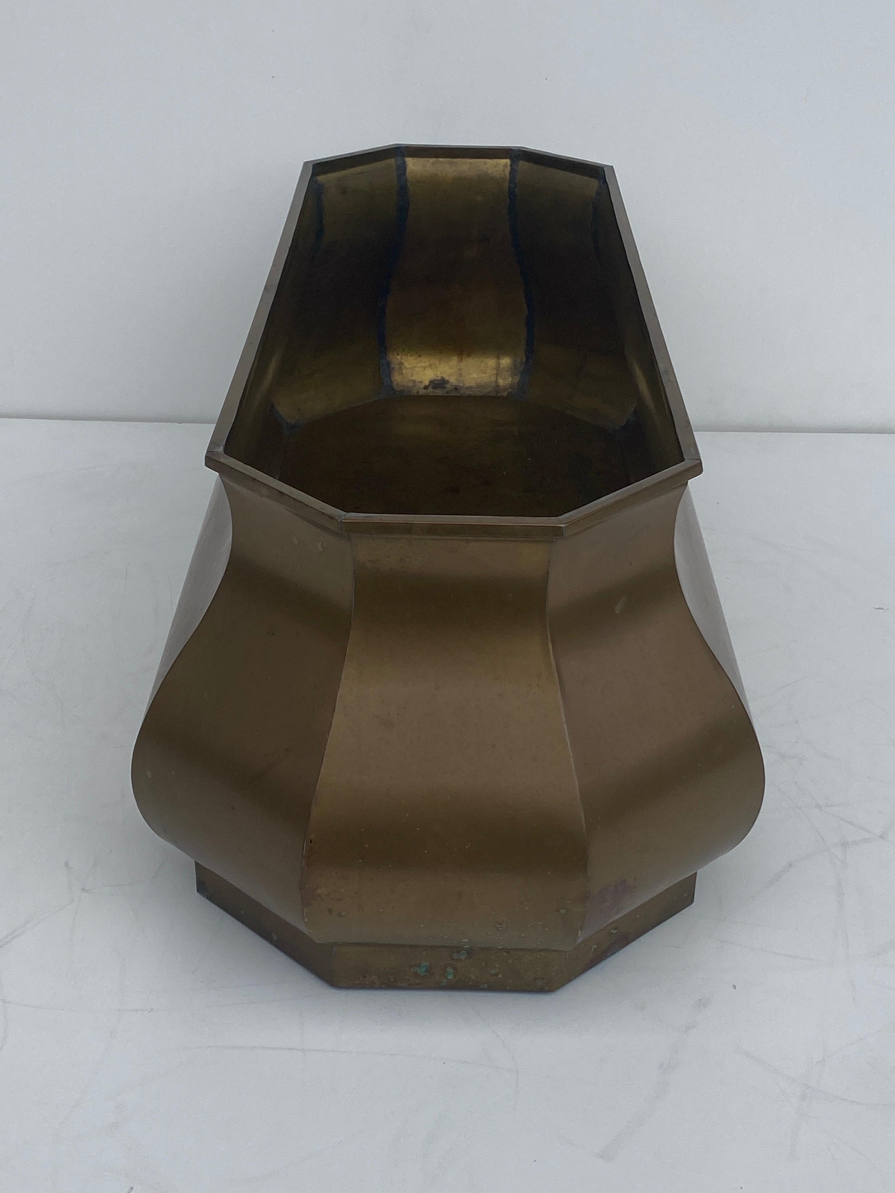 Brass Planter by Chapman In Good Condition For Sale In North Hollywood, CA