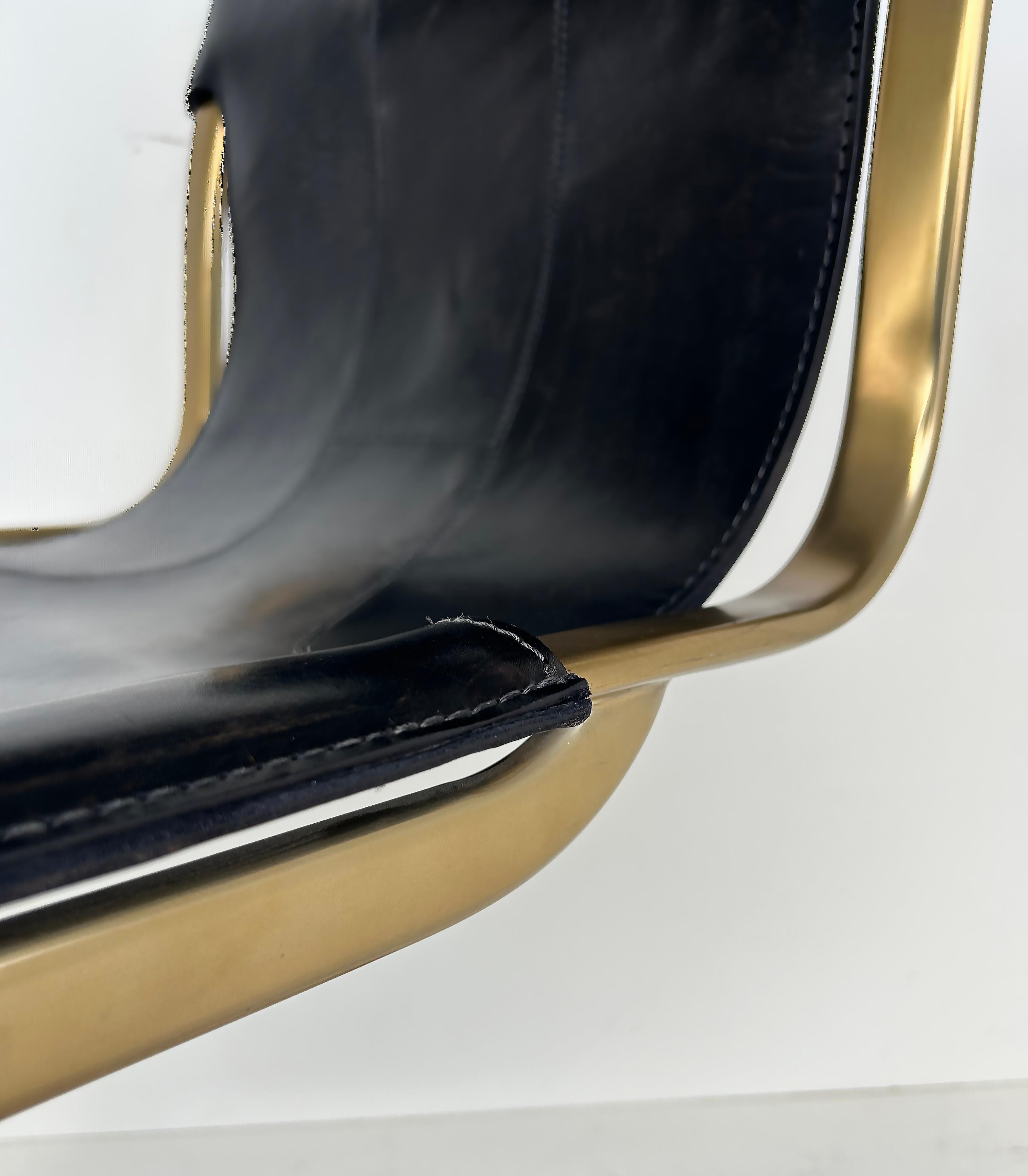 Chaises de salle à manger en porte-à-faux en cuir plaqué laiton d'après Willy Rizzo Desgn en vente 6