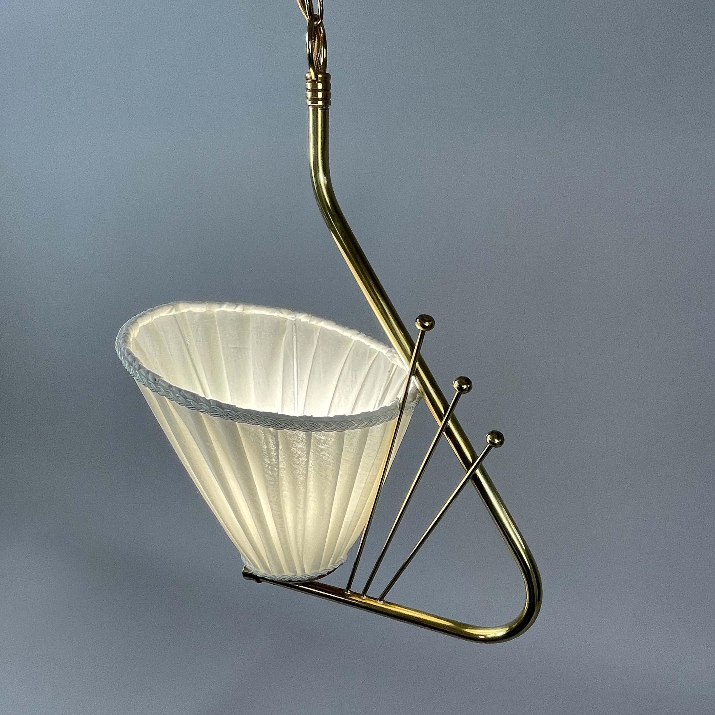 Pendentif en laiton et tissu plissé, Suède, années 1940 en vente 3