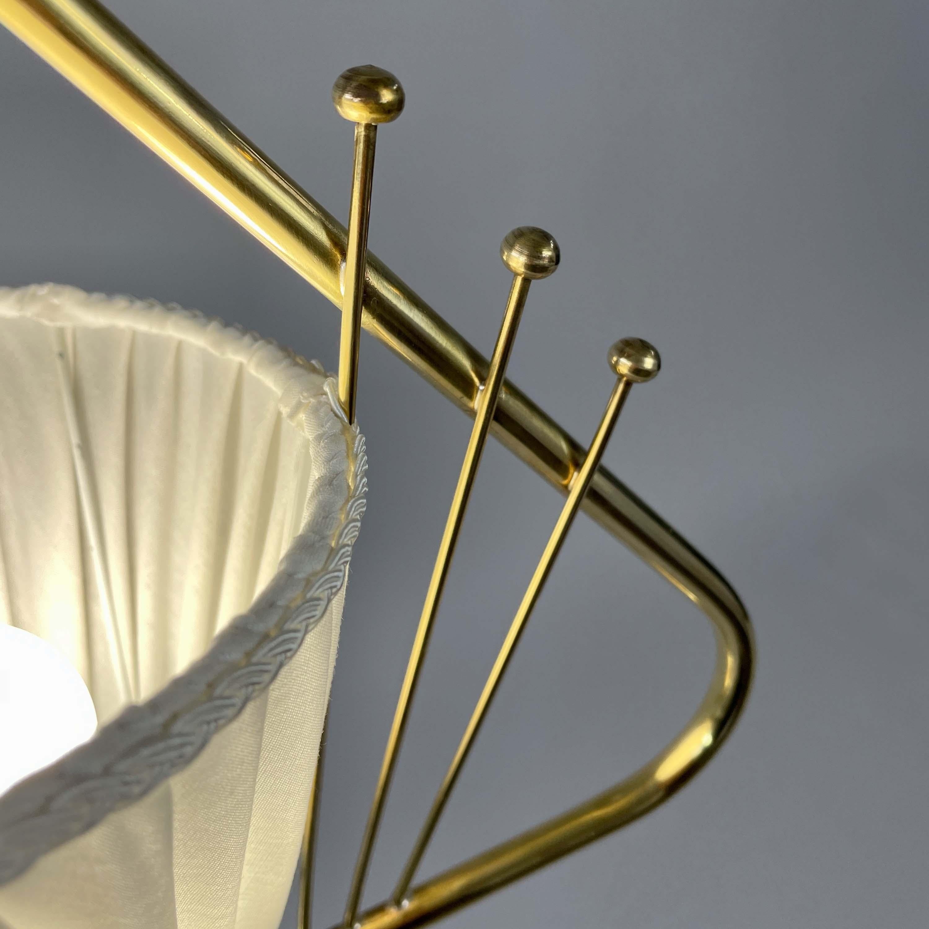 Pendentif en laiton et tissu plissé, Suède, années 1940 en vente 9