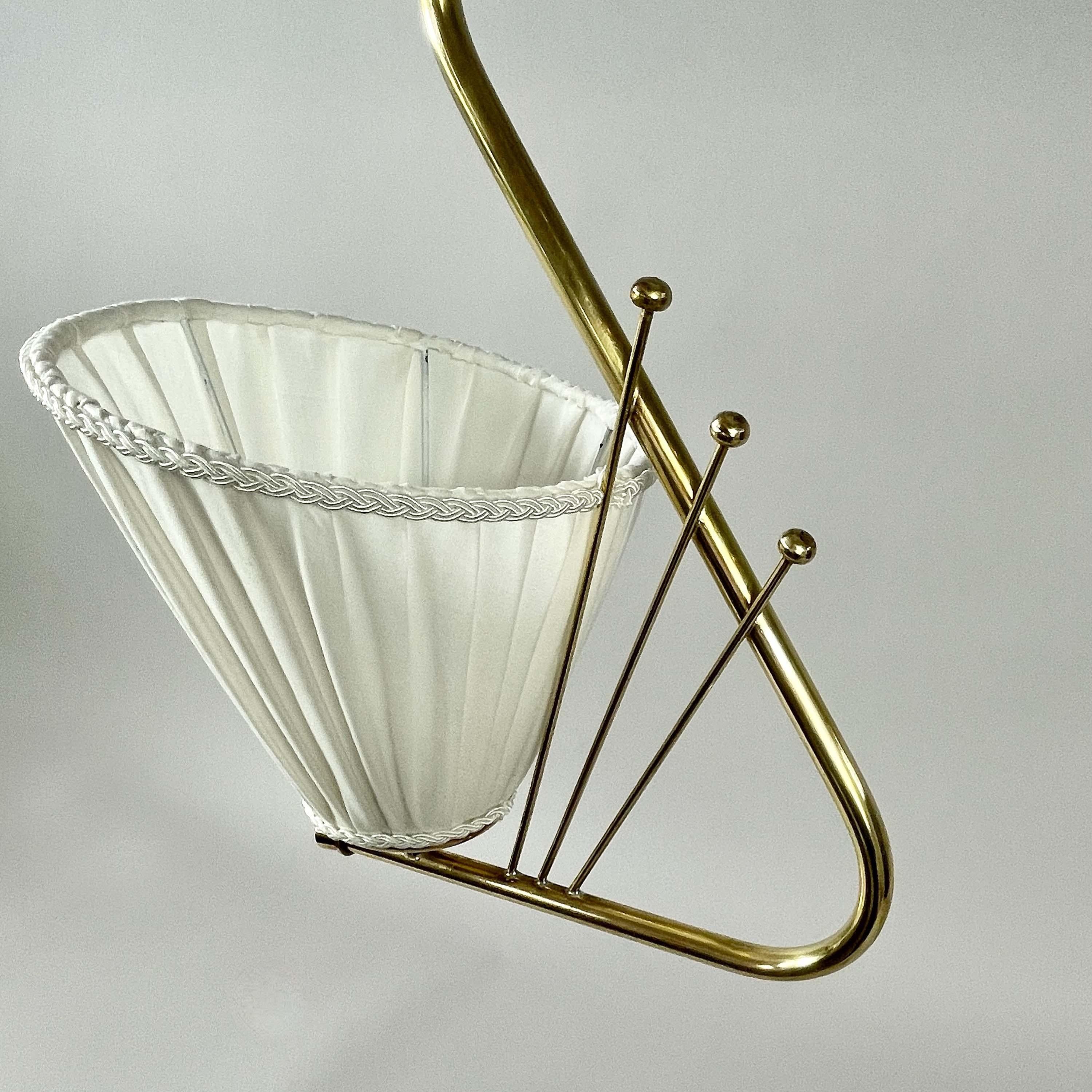 Pendentif en laiton et tissu plissé, Suède, années 1940 Bon état - En vente à NUEMBRECHT, NRW