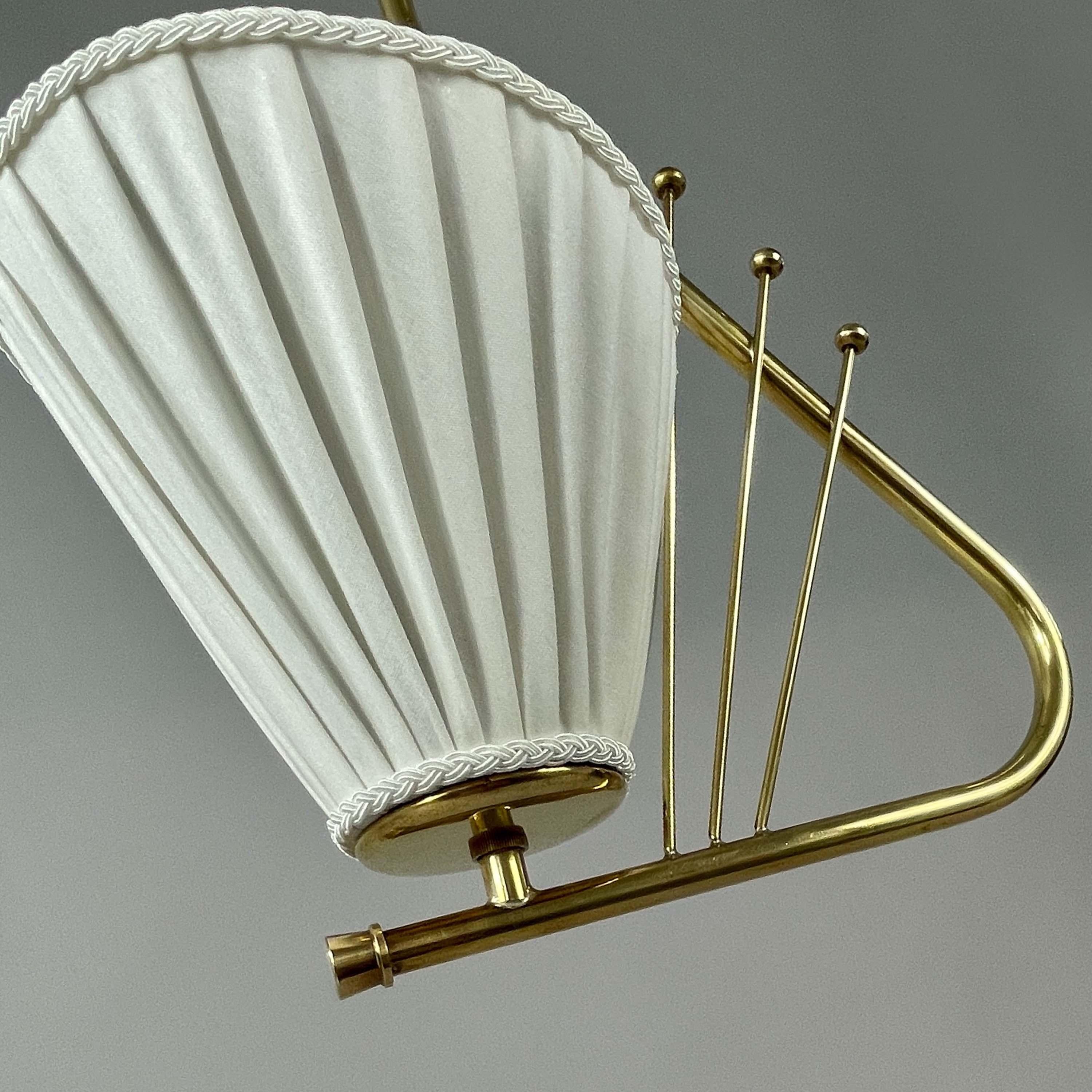 Milieu du XXe siècle Pendentif en laiton et tissu plissé, Suède, années 1940 en vente