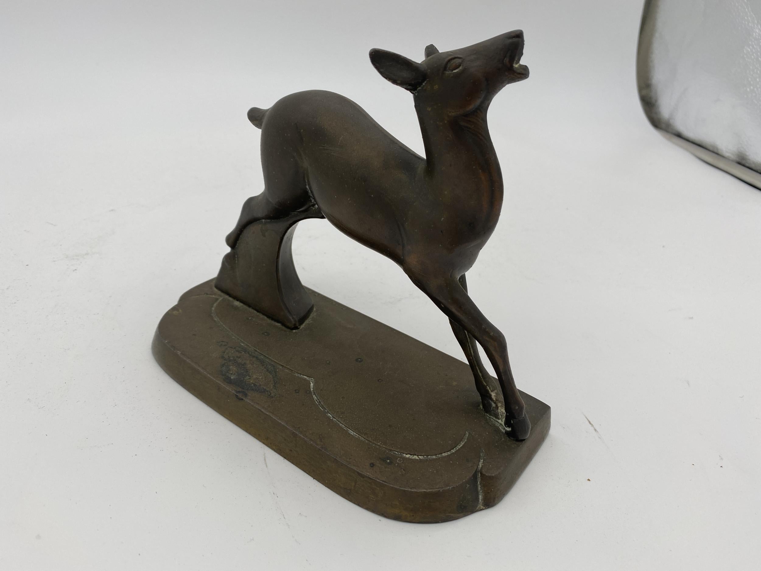 Vintage Art Deco signed Frankart brass-finish prancing doe female deer figural spelter sculpture. Circa 1920s-1930s. 

Less common and a bit larger than many of Frankart’s sculptures this sculpture exhibits all the hallmarks of the Frankart