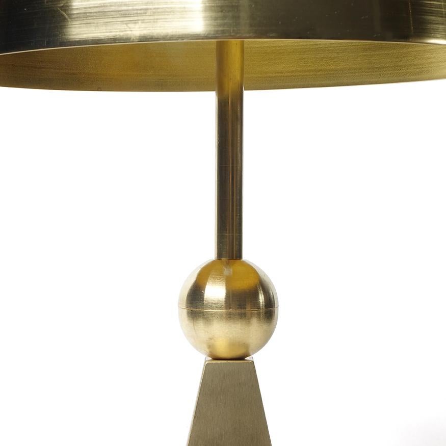 XXIe siècle et contemporain Lampe de table formes primaires en laiton en vente