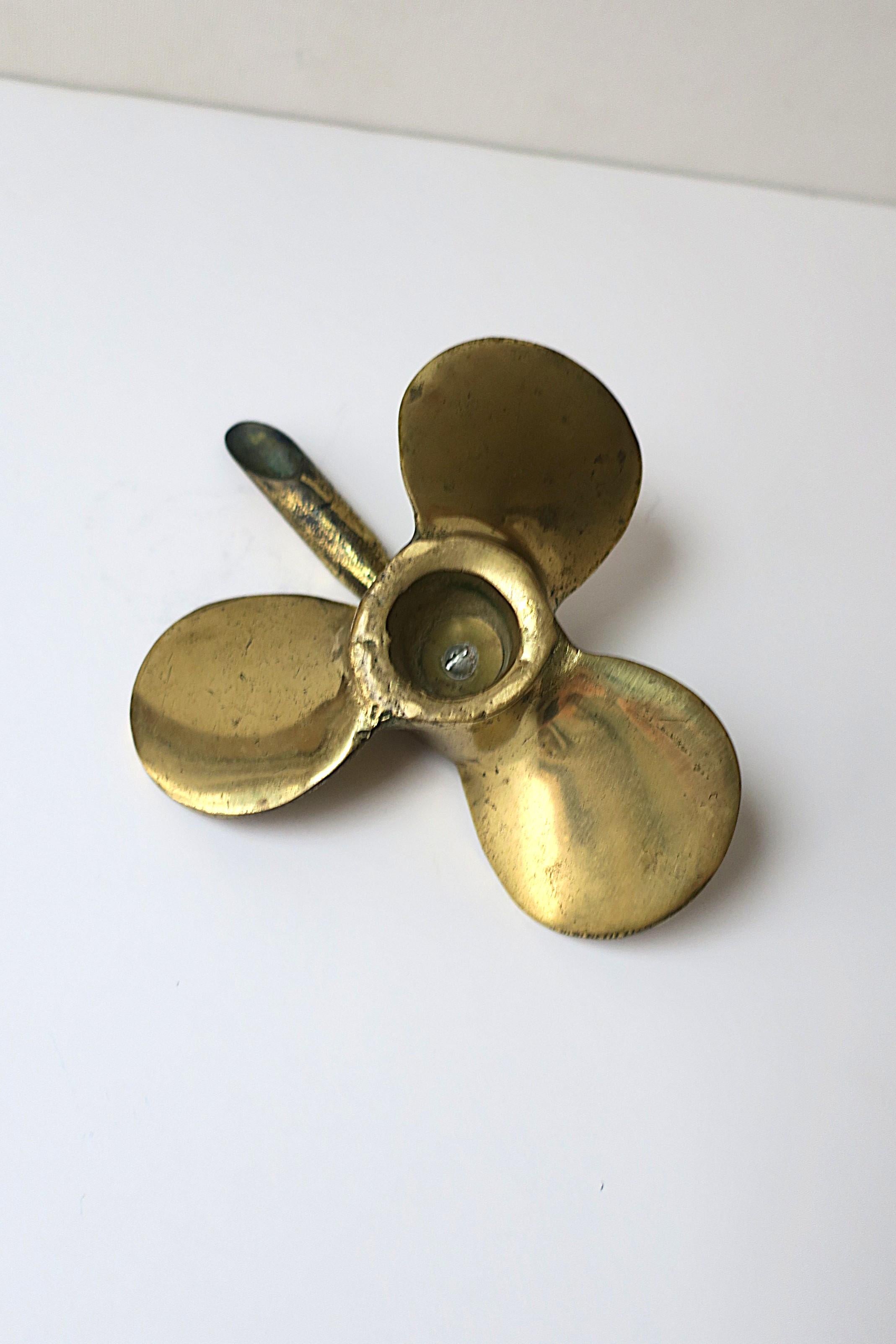 Propeller-Stifthalter aus Messing im Angebot 8