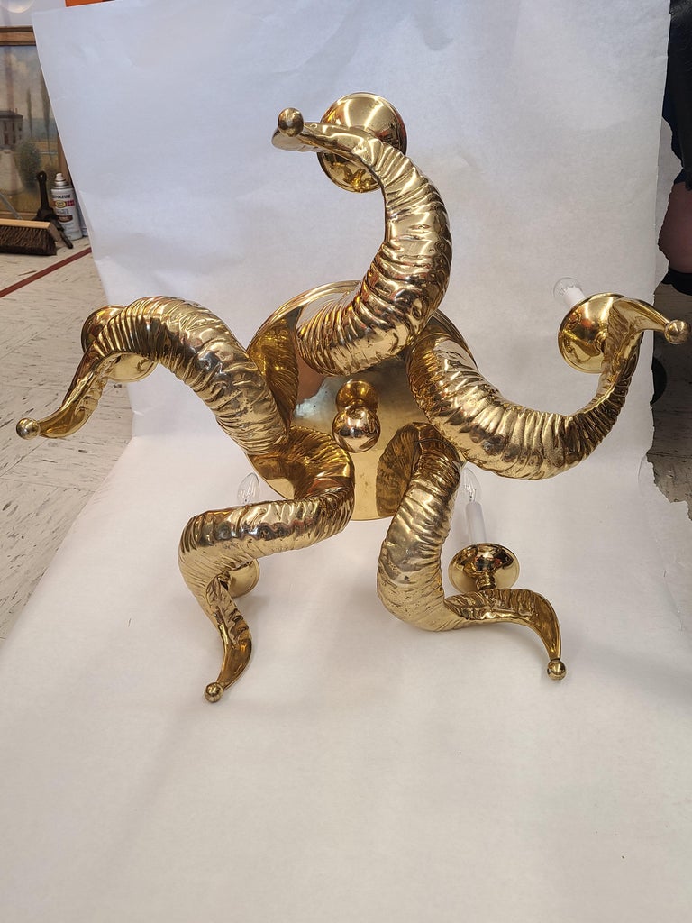 Brass Rams Horn Chandelier by Chapman circa 1960 In Good Condition For Sale In Kilmarnock, VA