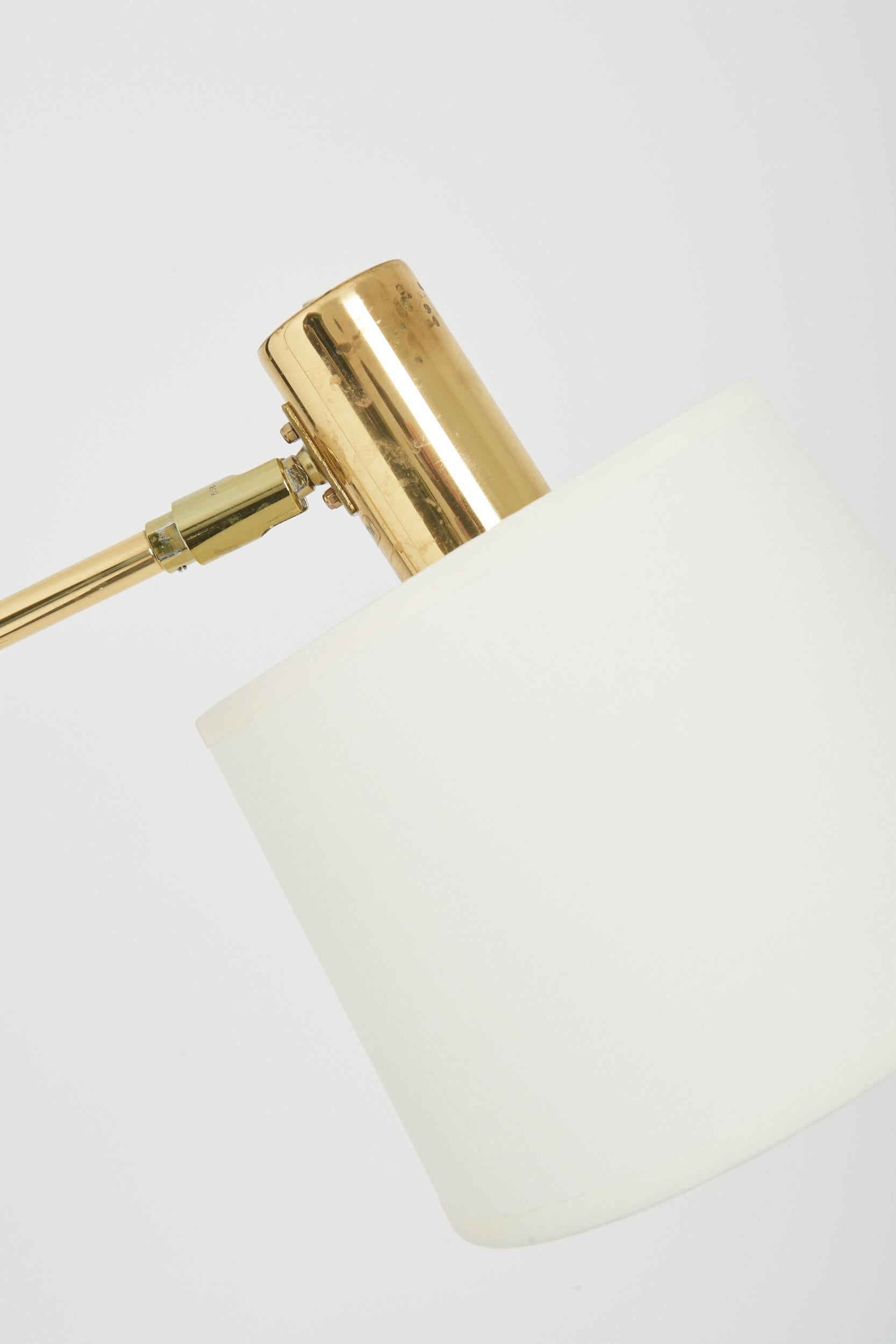 Mid-Century Modern Brass Reading Floor Lamp For Sale