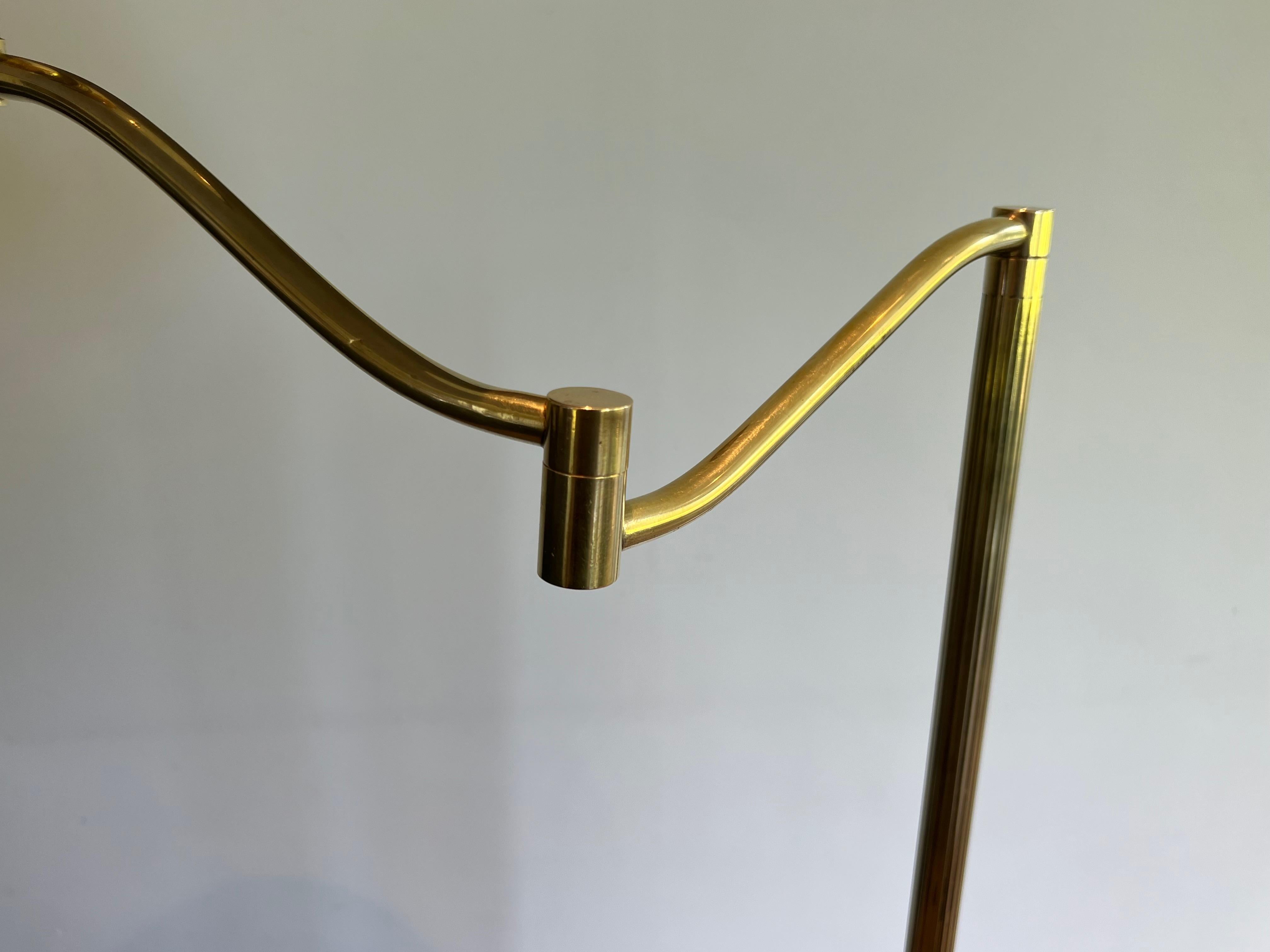 Milieu du XXe siècle Lampe de lecture avec pieds en griffe dans le style de la Maison Jansen en vente