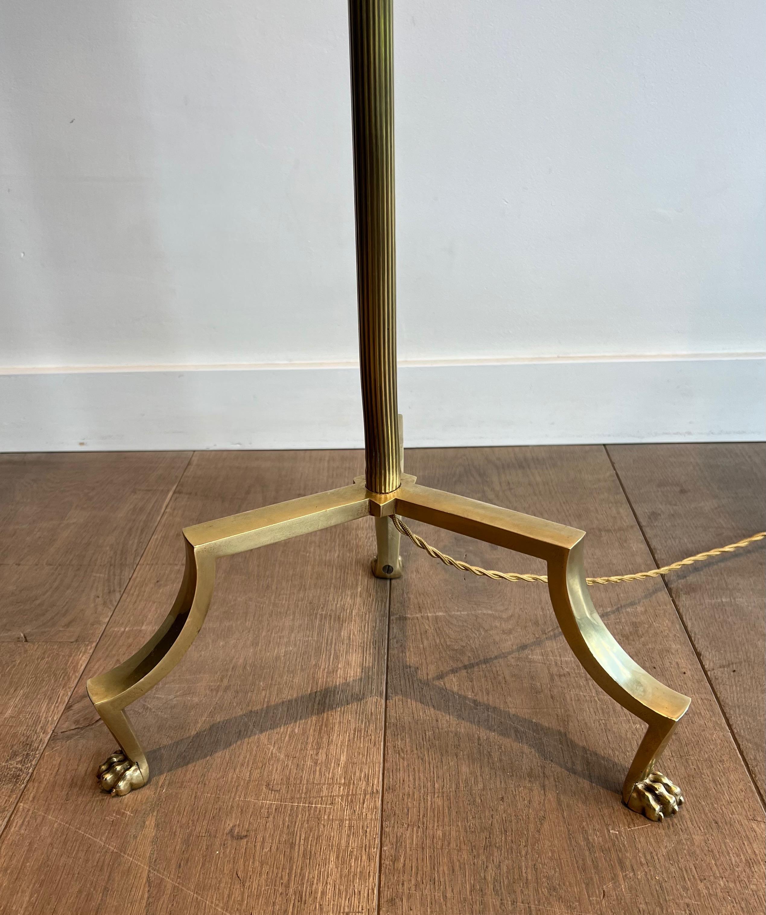 Laiton Lampe de lecture avec pieds en griffe dans le style de la Maison Jansen en vente