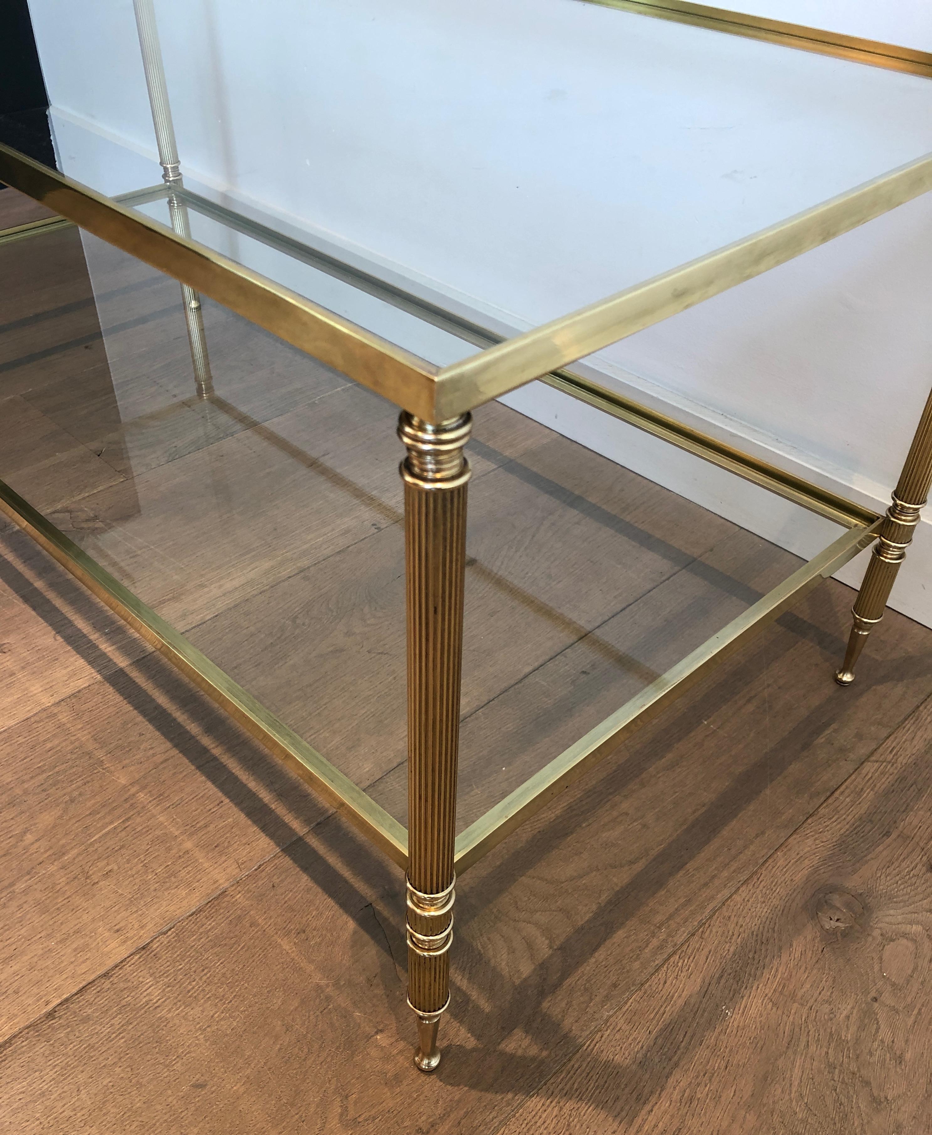Mesa de centro rectangular de latón al estilo de la Maison Jansen, hacia 1940 en venta 7