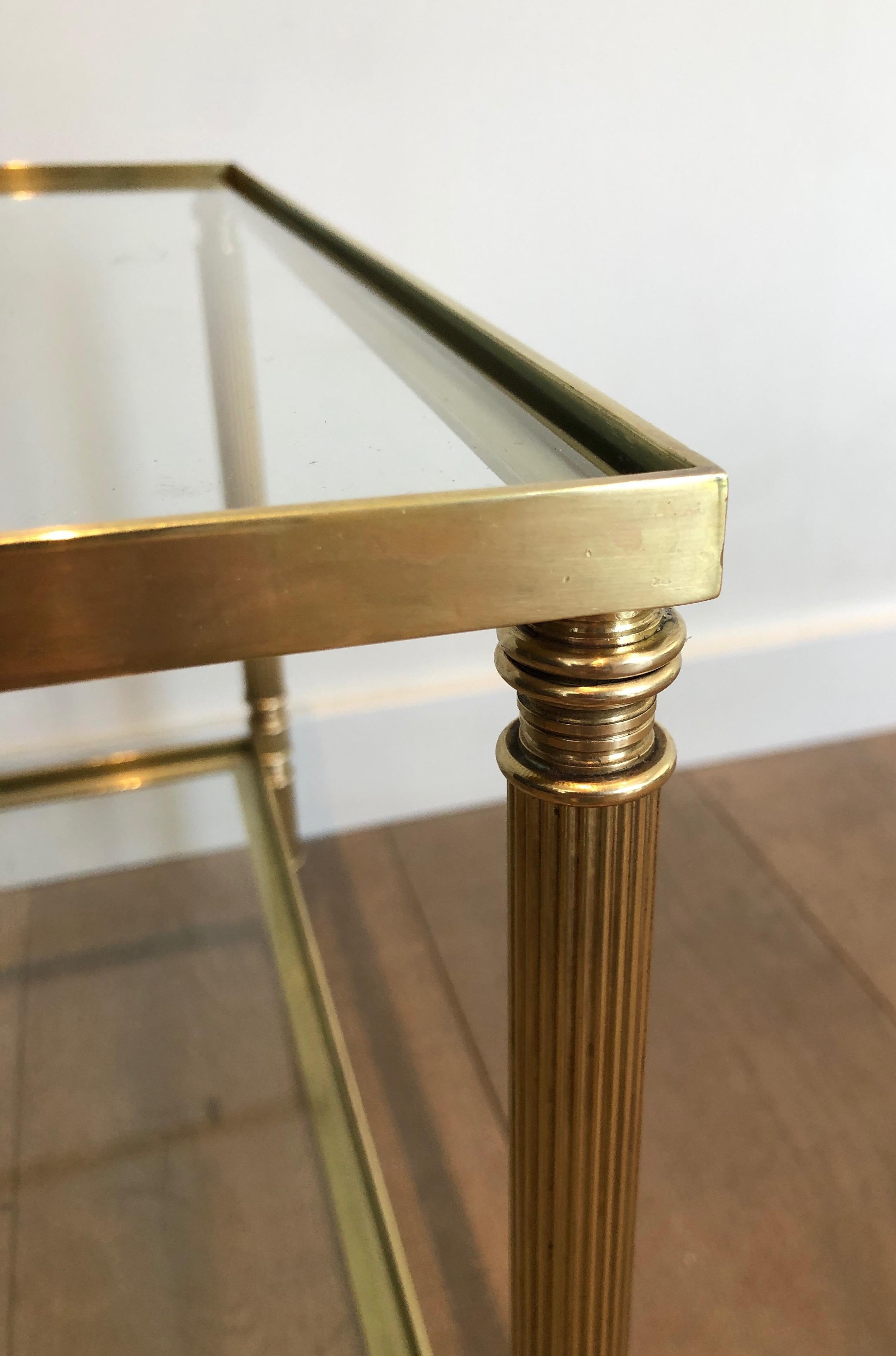 Mesa de centro rectangular de latón al estilo de la Maison Jansen, hacia 1940 en venta 2