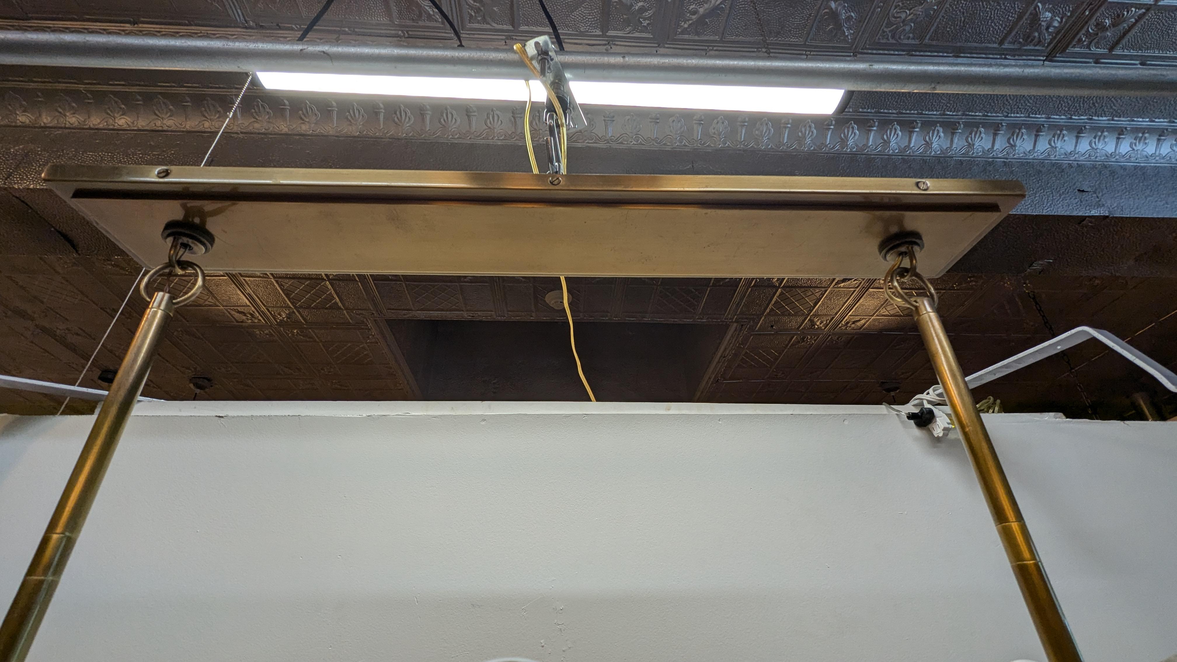 Lampadario rettangolare a dodici luci in ottone in vendita 2