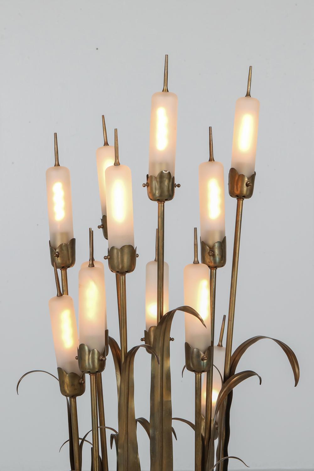 Brass Reed Floor Lamp from the 1930s In Good Condition In Antwerp, BE