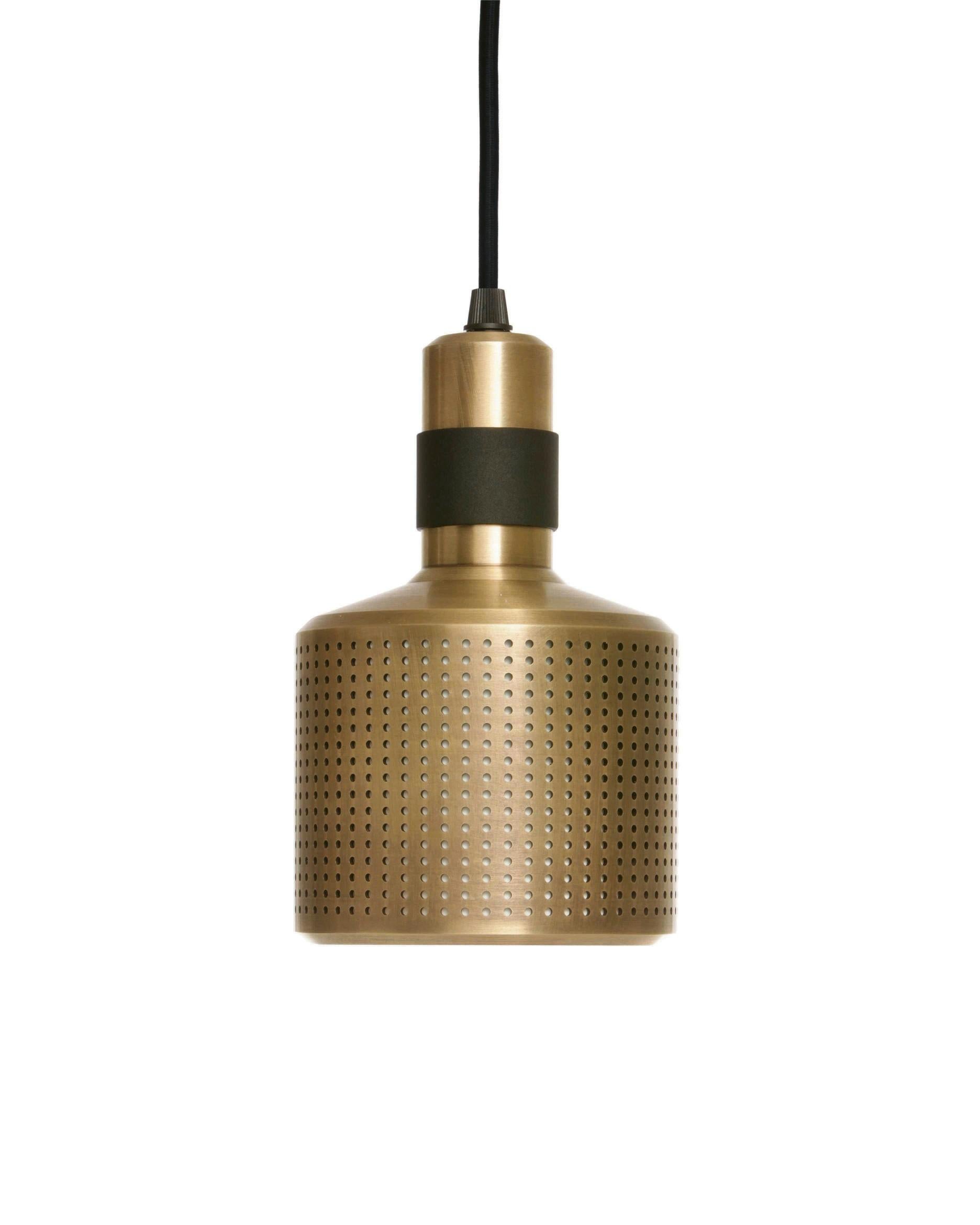 Brass riddle pendant by Bert Frank
Dimensions: H 20 x W 12 x D 12 cm
Materials: Brass and steel

Available finishes: Brass and black
All our lamps can be wired according to each country. If sold to the USA it will be wired for the USA for