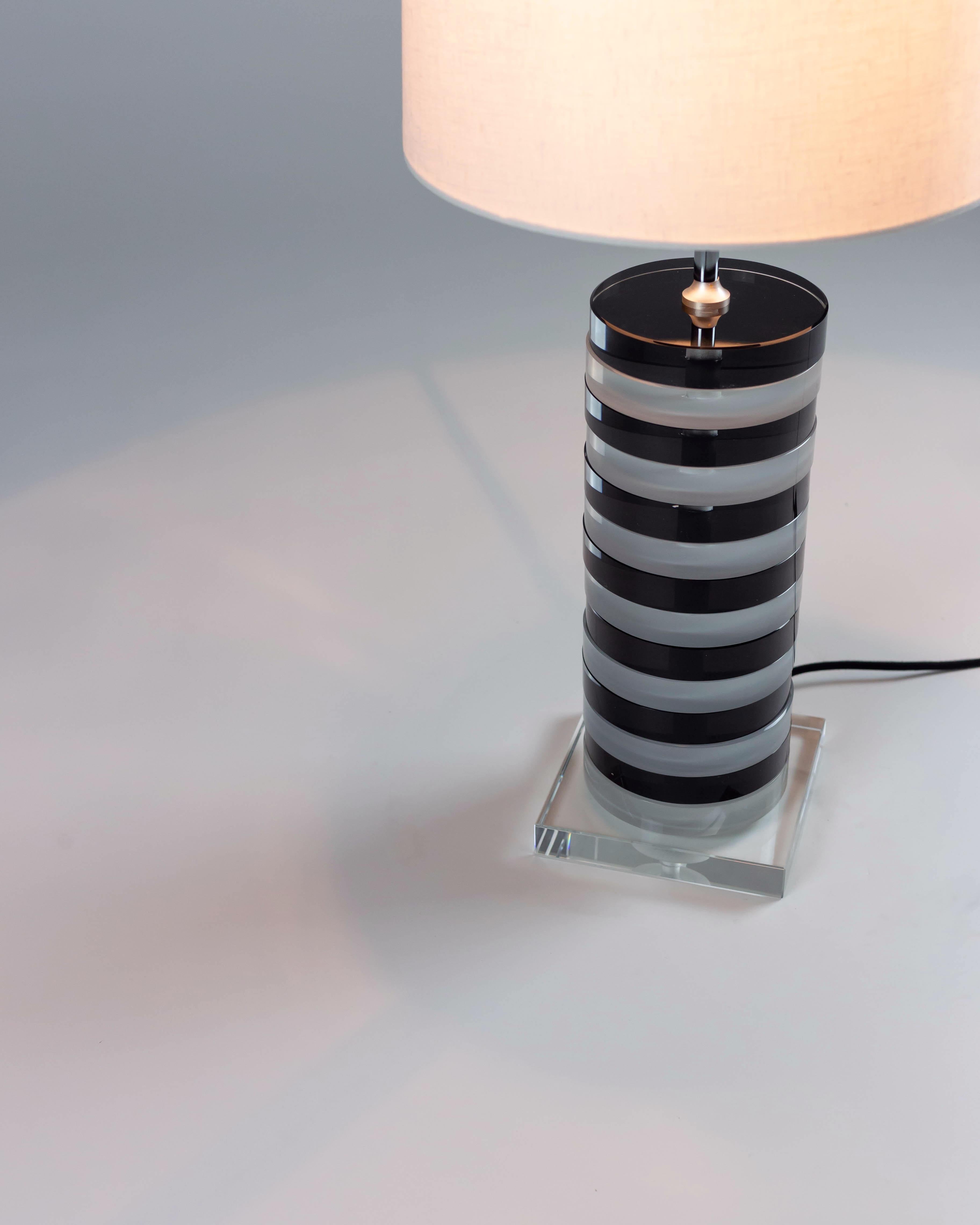 Post-Modern Brass Ring Table Lamp by G.Luce For Sale