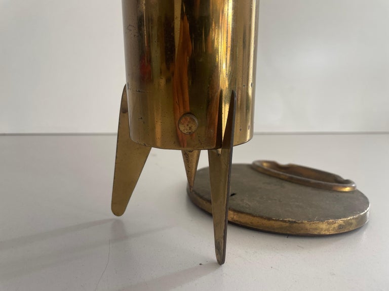 brevettato cigarette holder Green Onyx Carousel and Music Box, Mid to Late 20th Century Brass Rocket Design Cigarette Dispenser