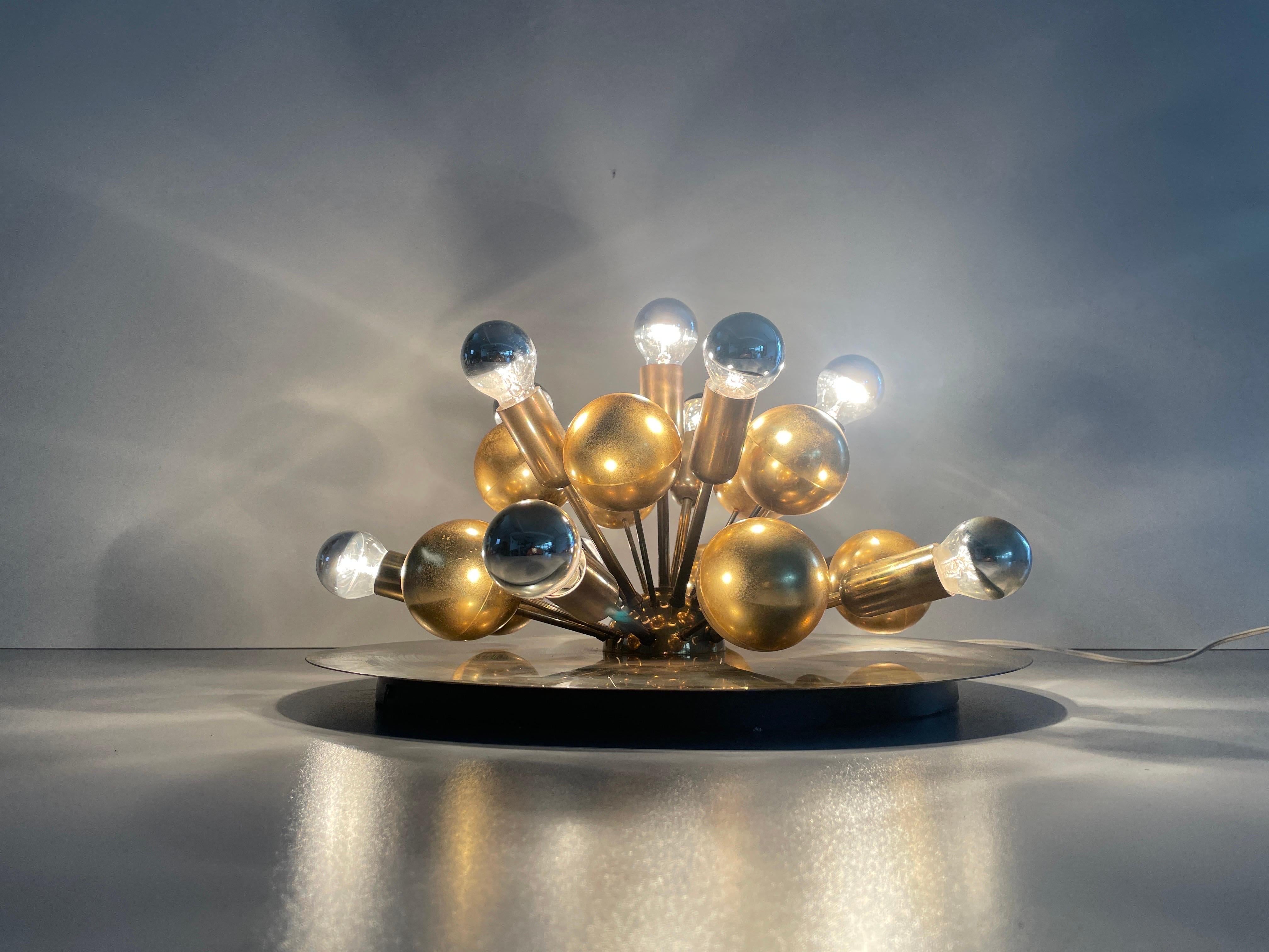 Plafonnier atomique en laiton de Cosack, 1970, Allemagne en vente 3