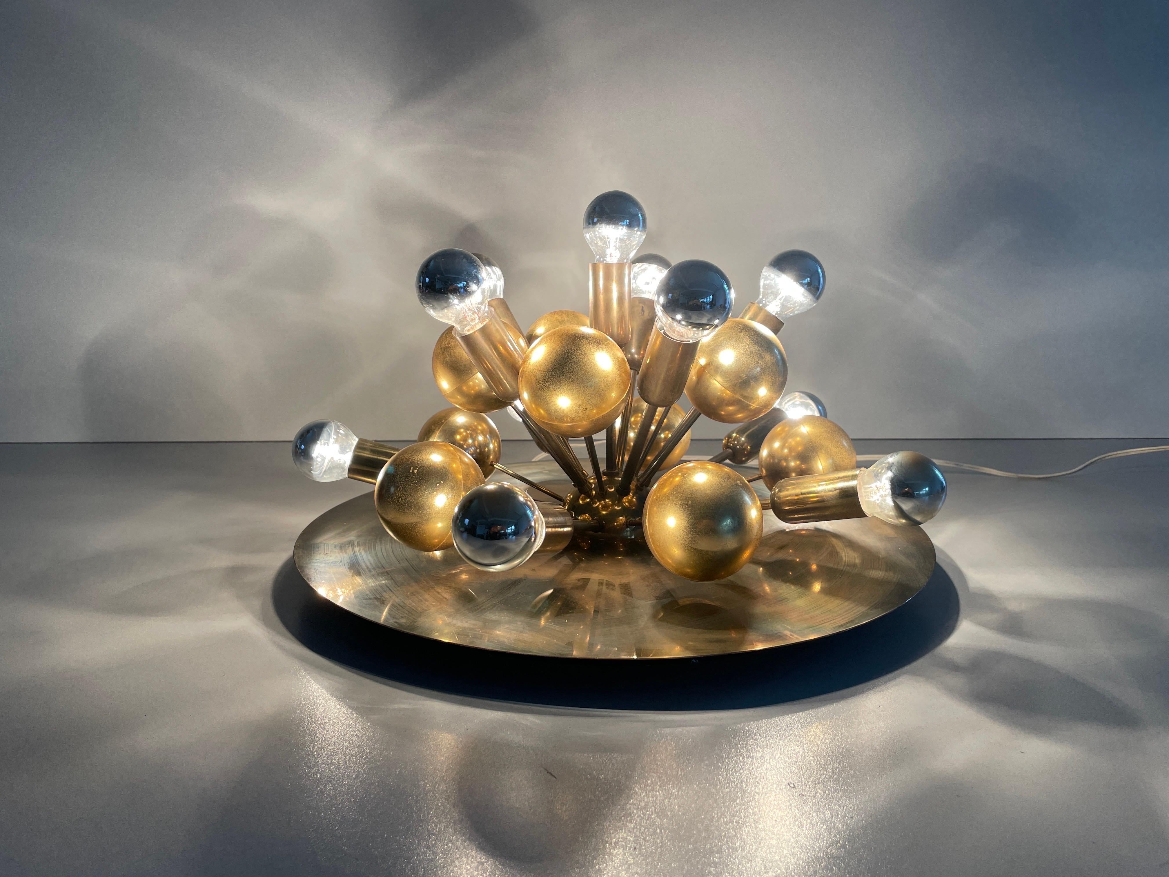 Plafonnier atomique en laiton de Cosack, 1970, Allemagne en vente 4
