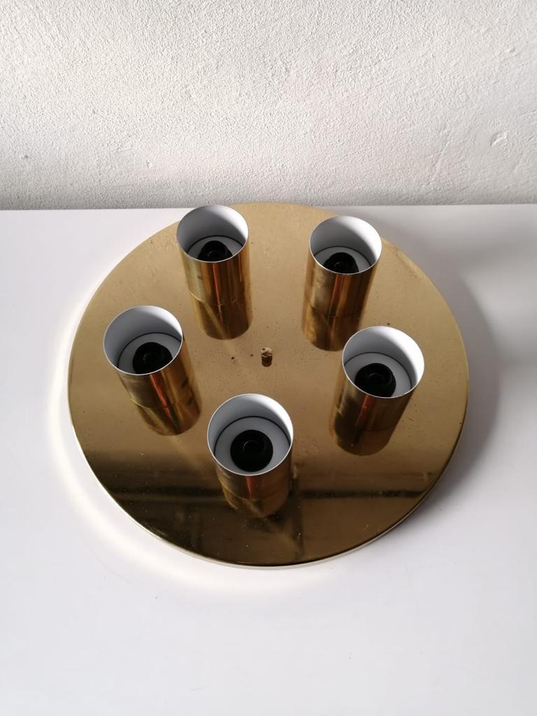 Brass Round Minimalist 5 Socket Ceiling Lamp by Beisl Leuchte, 1960s Germany In Good Condition For Sale In Hagenbach, DE
