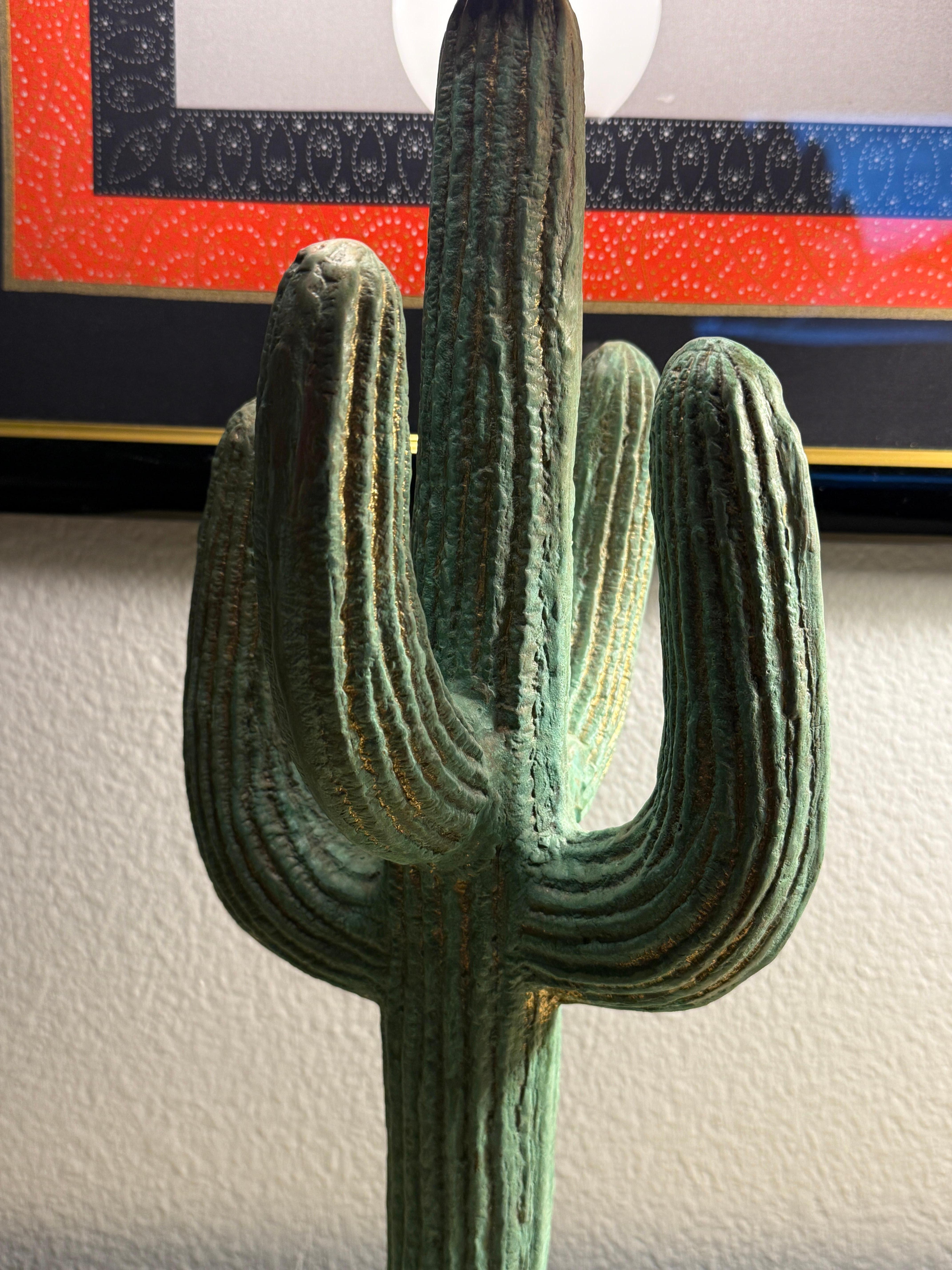 Lampada a cactus Saguaro in ottone In condizioni buone in vendita a North Hollywood, CA