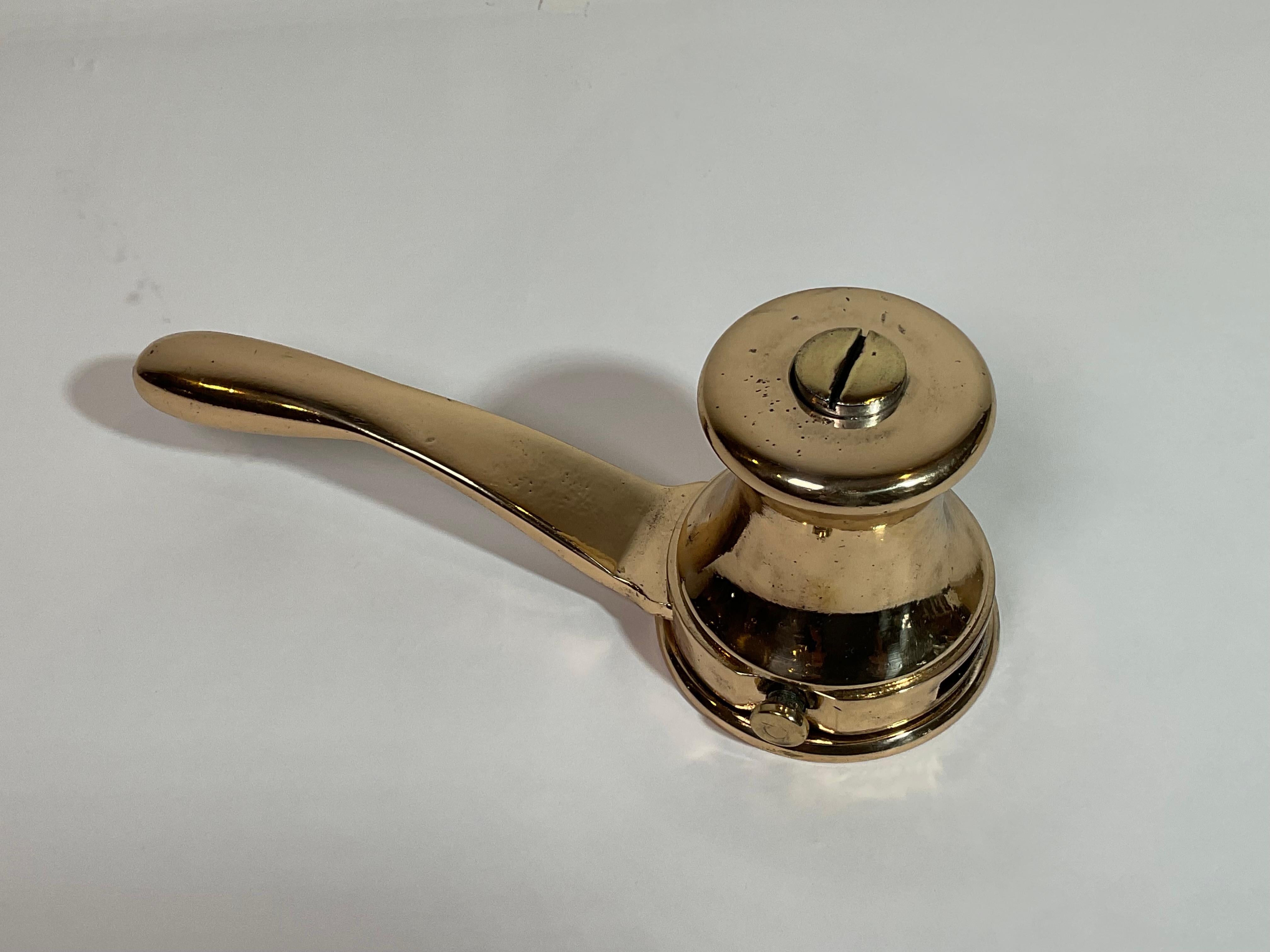 Brass Sailboat Tensioner Winch with Lever Handle im Angebot 1