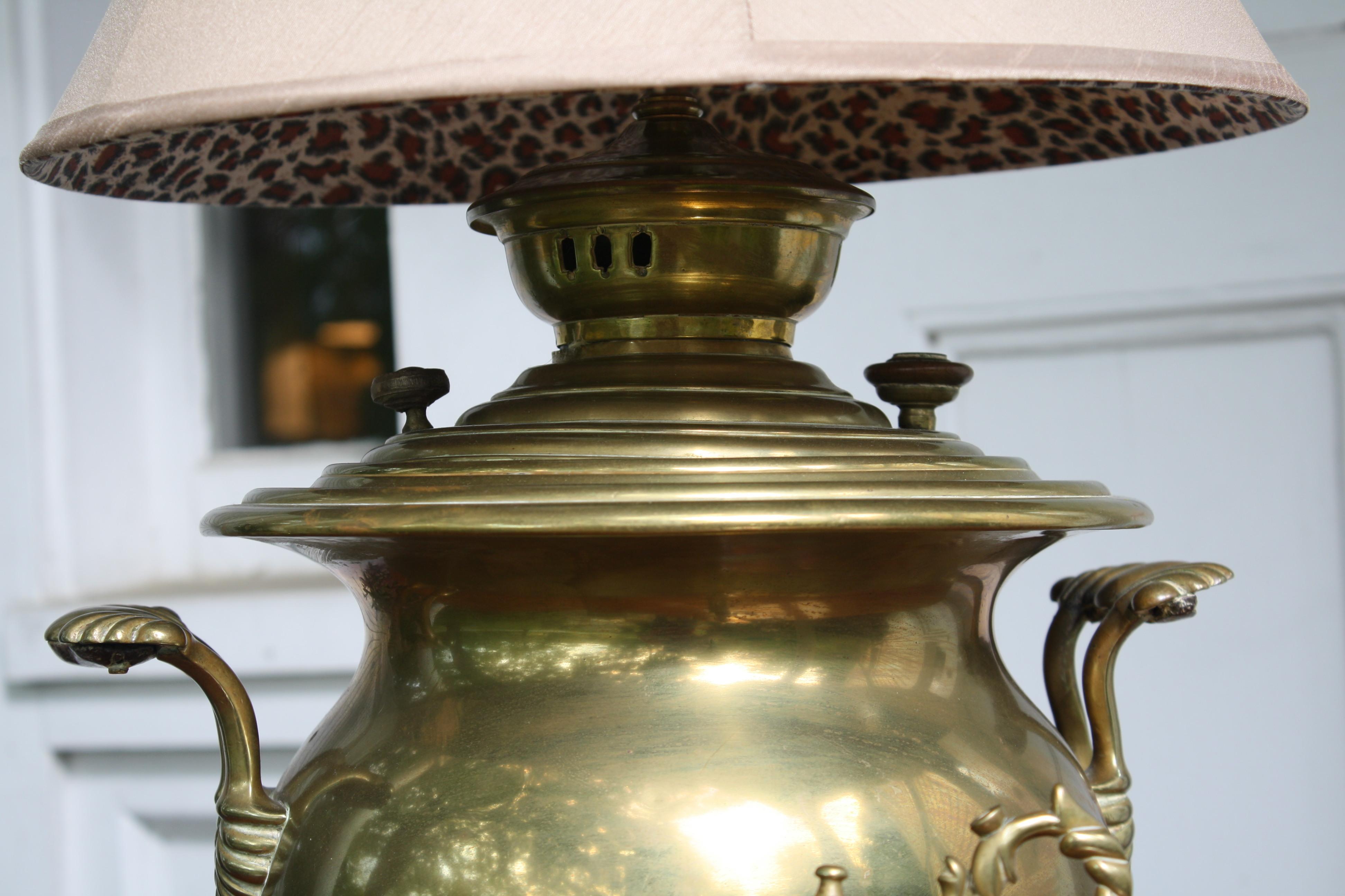 Brass Samovar Lamp In Good Condition For Sale In Woodbury, CT
