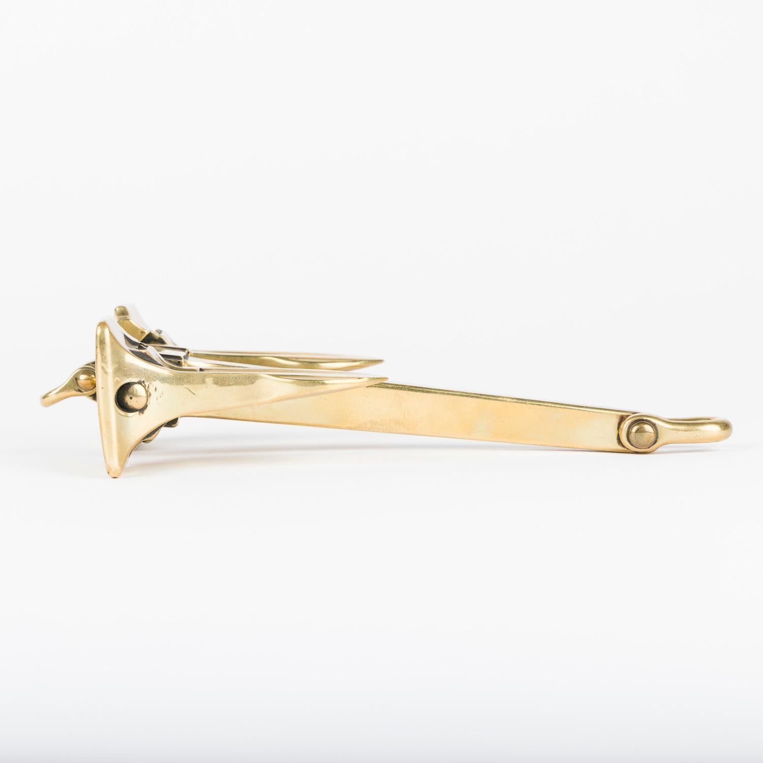 Brass scale model of a ship’s stockless anchor In condizioni buone in vendita a London, GB