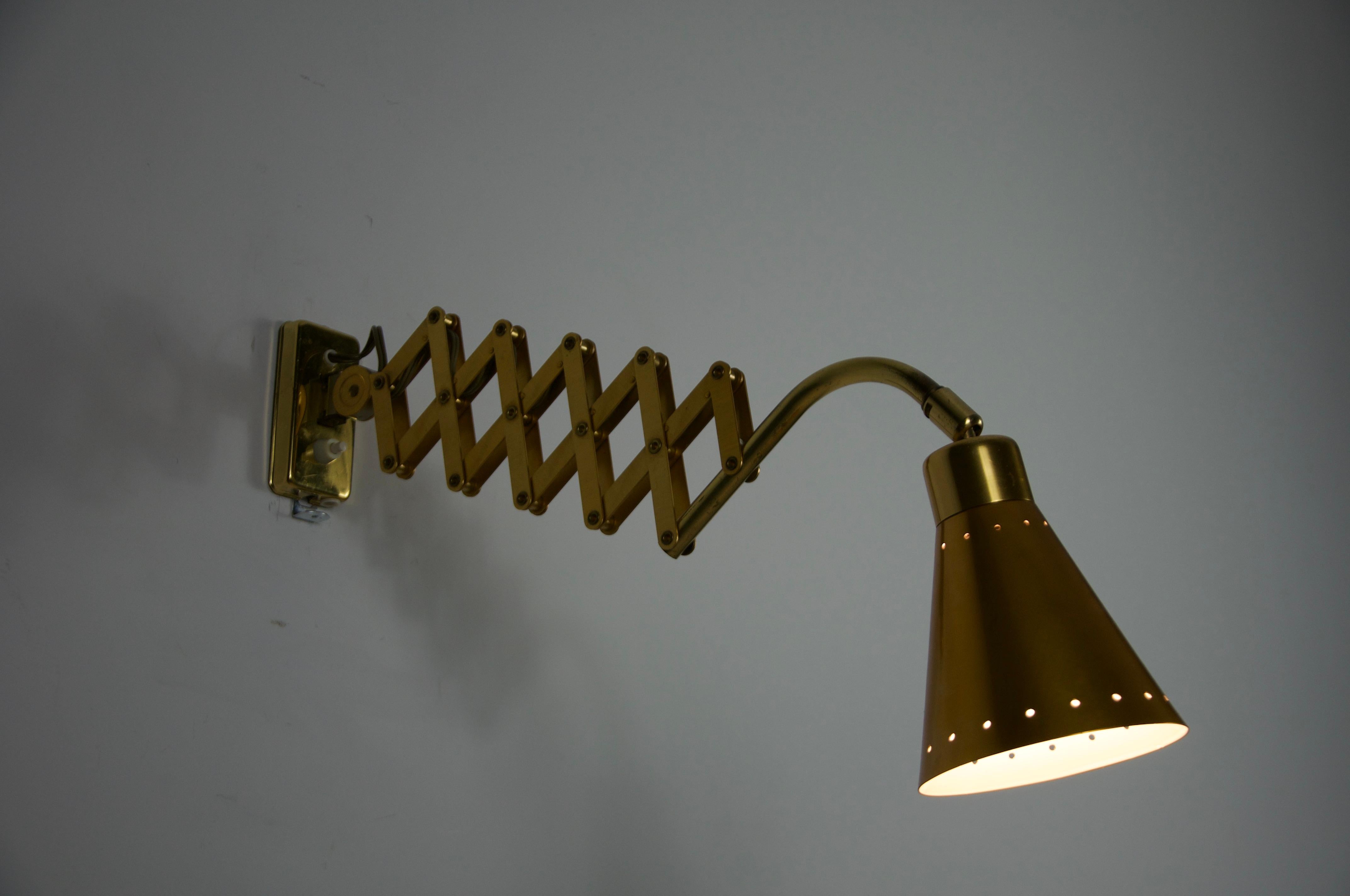 Lampada da parete a forbice in ottone, Germania, anni '70 in vendita 8