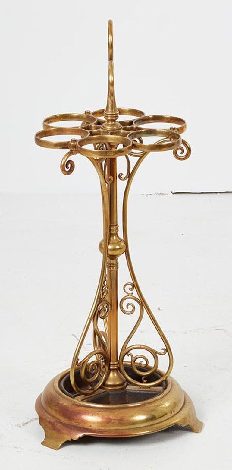 Brass Scrollwork Umbrella Stand In Good Condition For Sale In Greenwich, CT