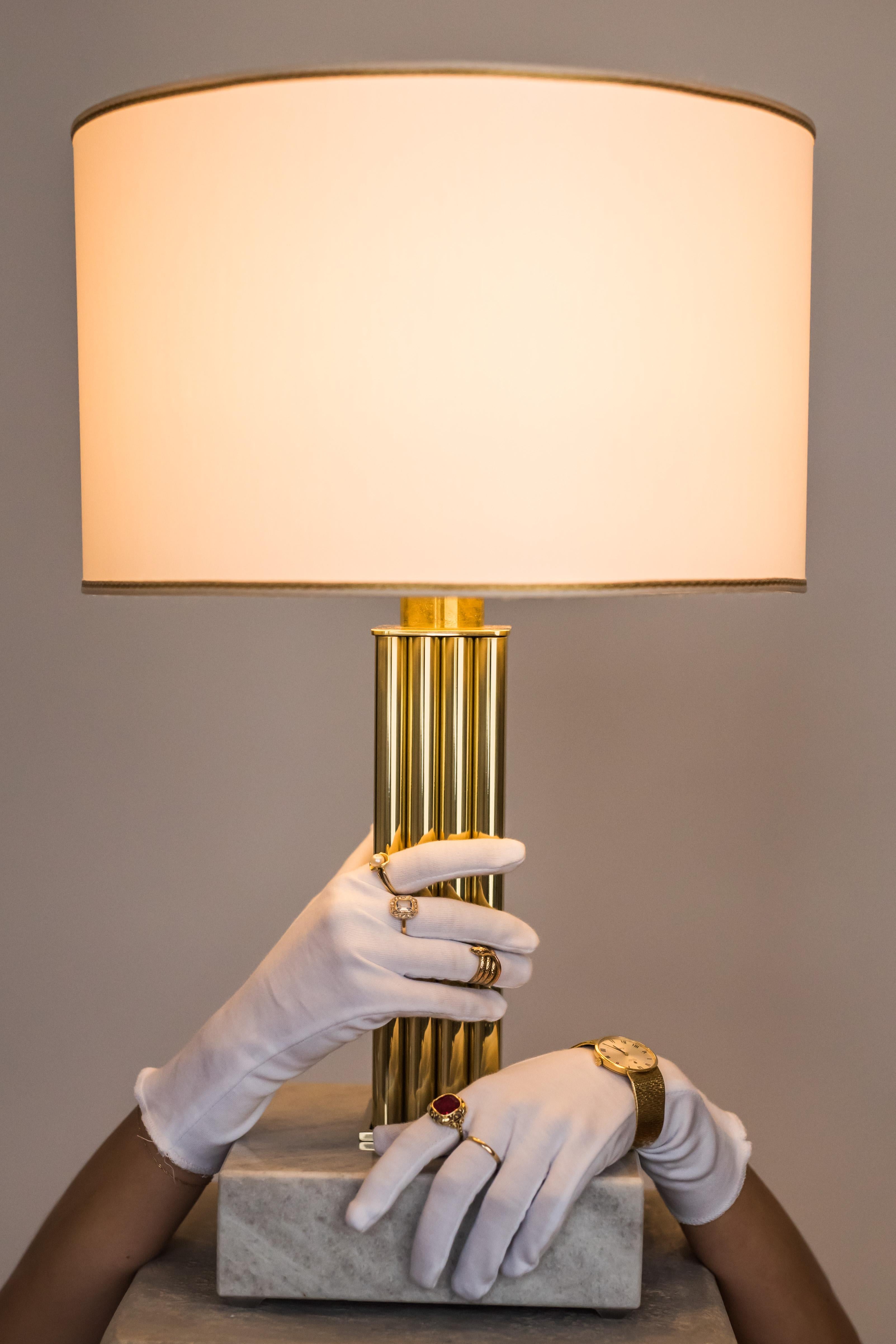 Brass Sculpted Table Lamp by Brajak Vitberg In New Condition For Sale In Geneve, CH
