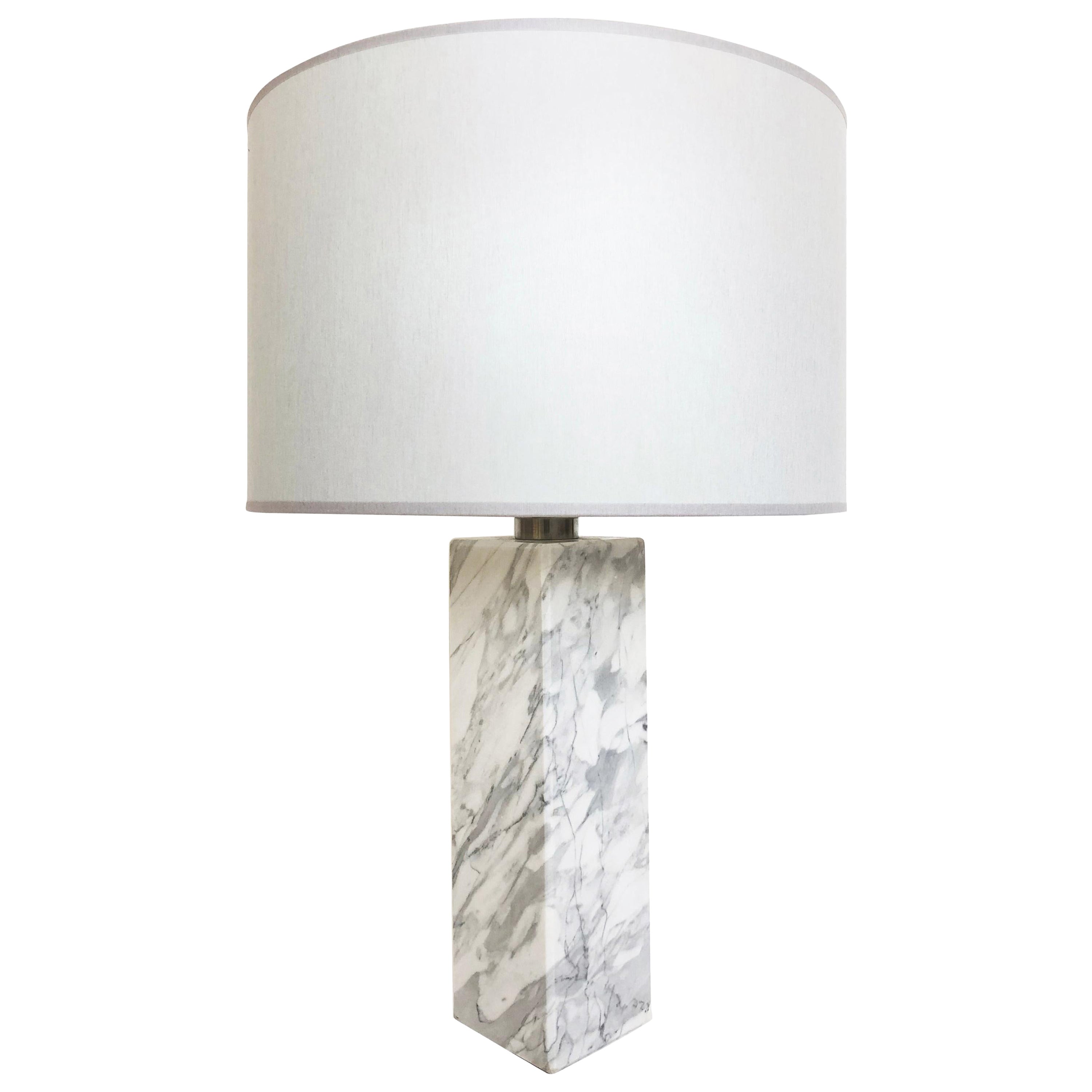 Lampada da tavolo scolpita in ottone di Brajak Vitberg