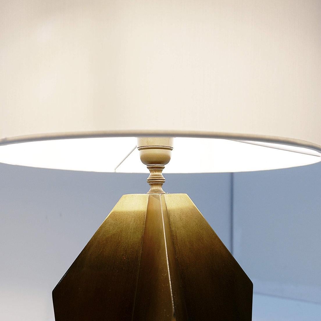 Brass Sculptural Table Lamp - 1960s For Sale 8
