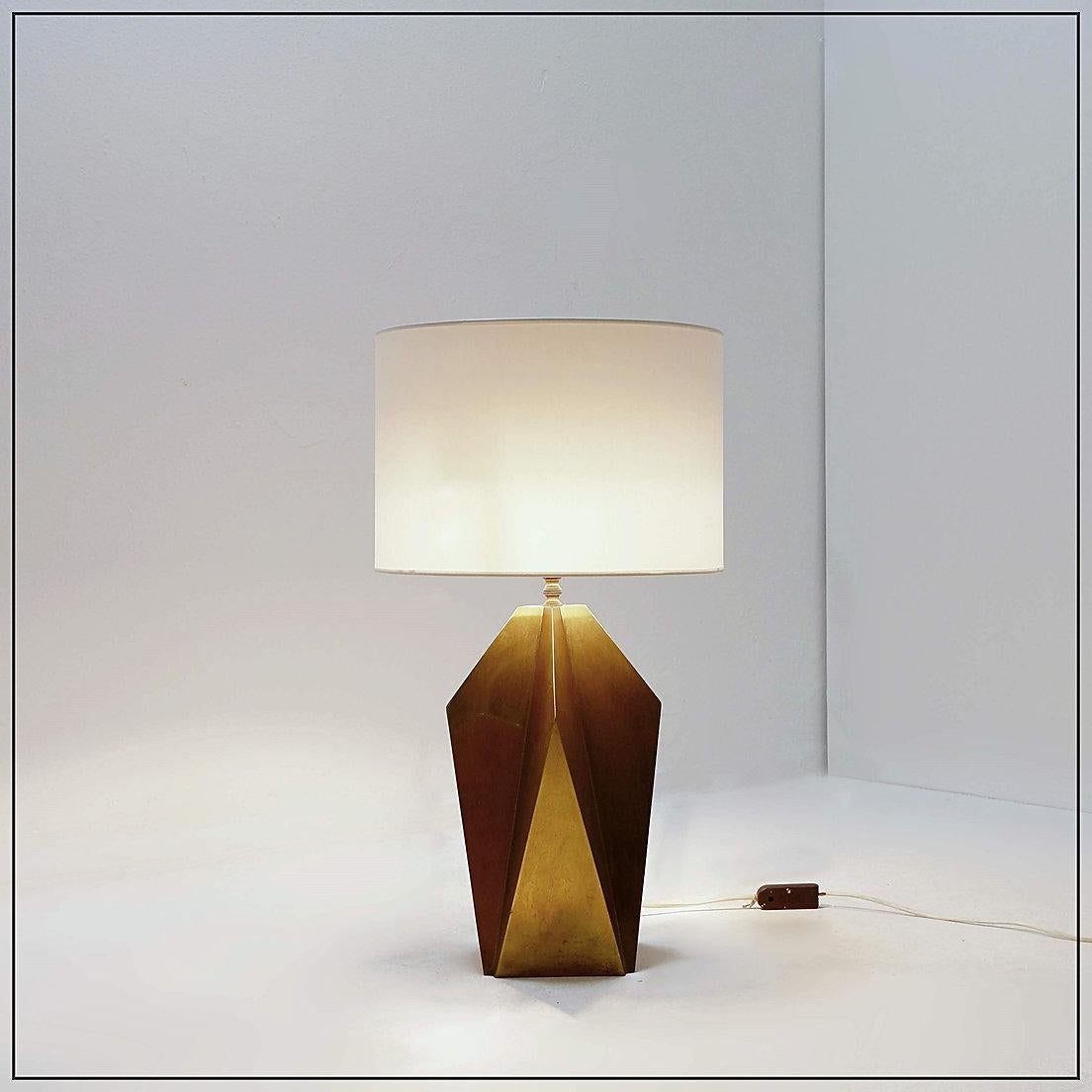 Brass Sculptural Table Lamp - 1960s For Sale 10