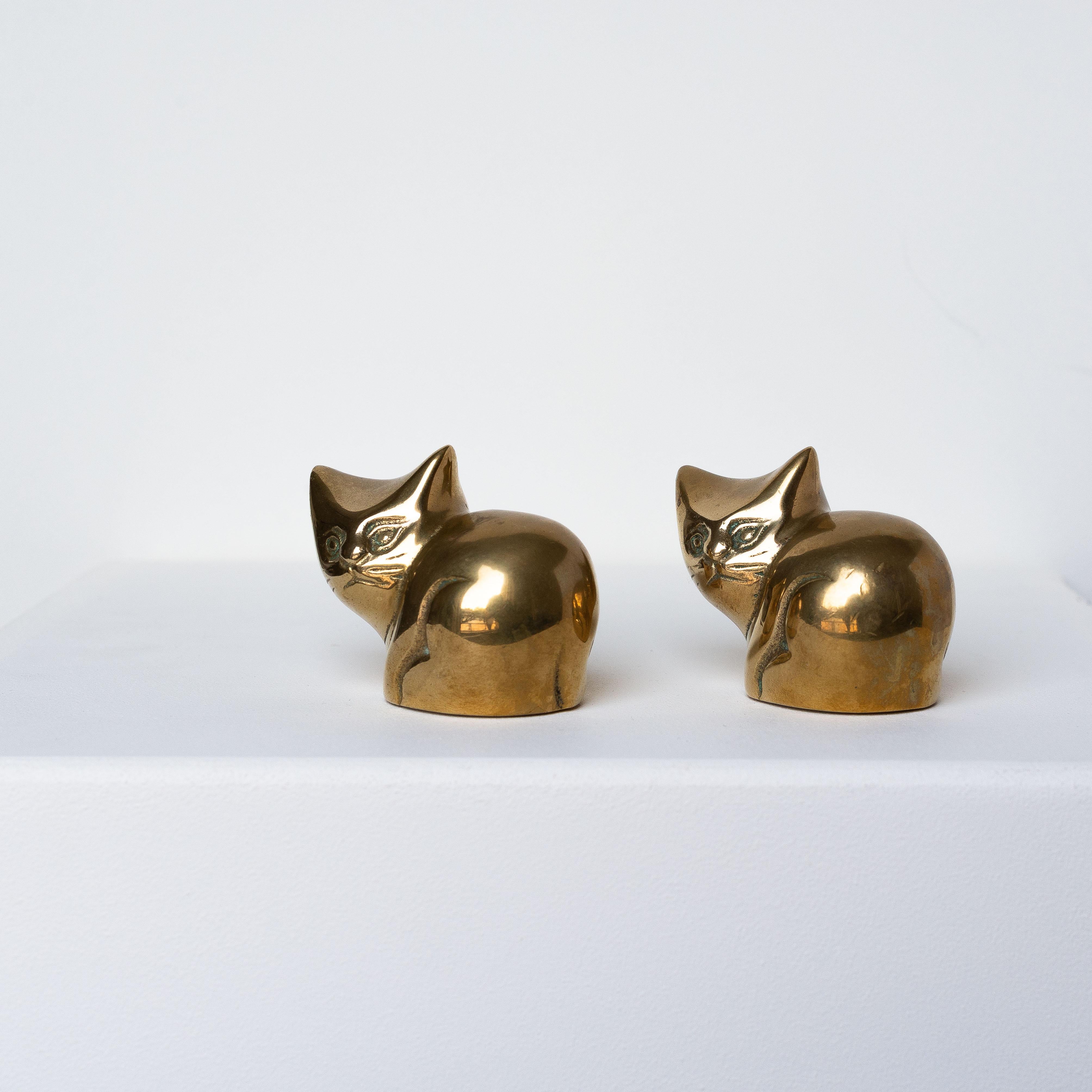 Sculptures ou serre-livres en laiton, paire de chats, France 1970 Bon état à ROUEN, FR