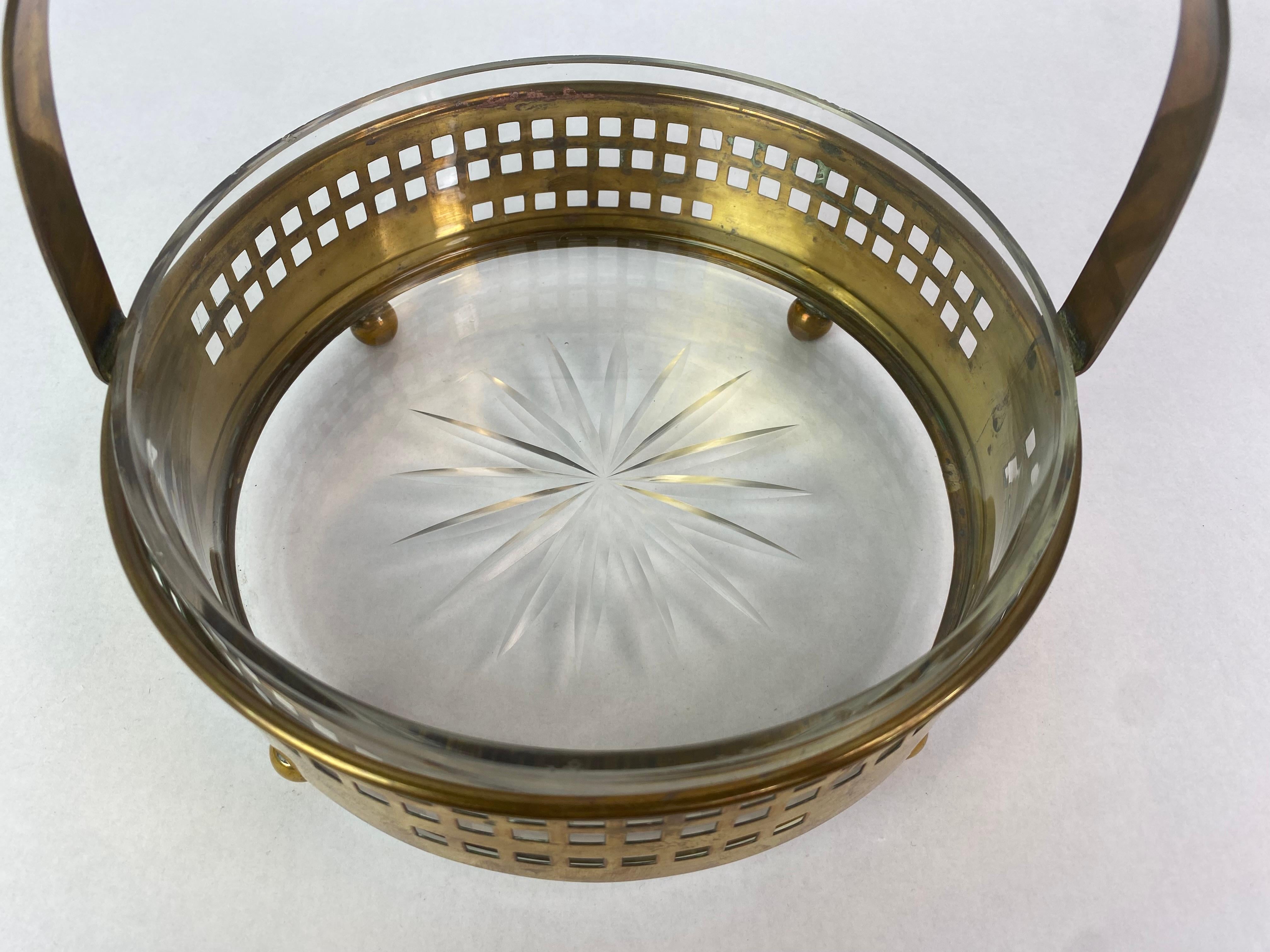 Brass secessionist baskets and toothpick holder by Hans Ofner/Josef Hoffmann For Sale 2