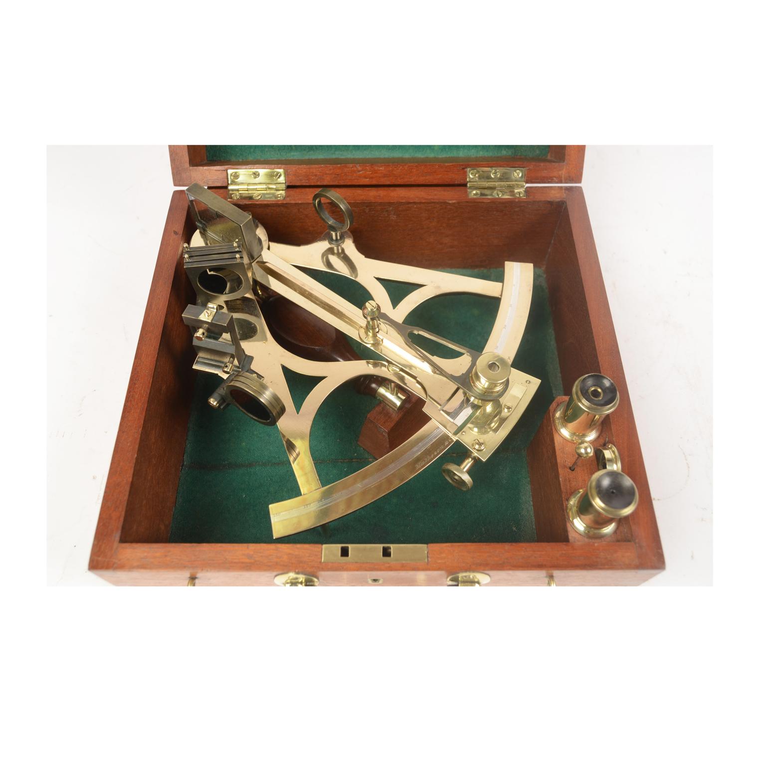 Brass Sextant from the Second Half of the 19th Century by Matheson & Co In Good Condition In Milan, IT