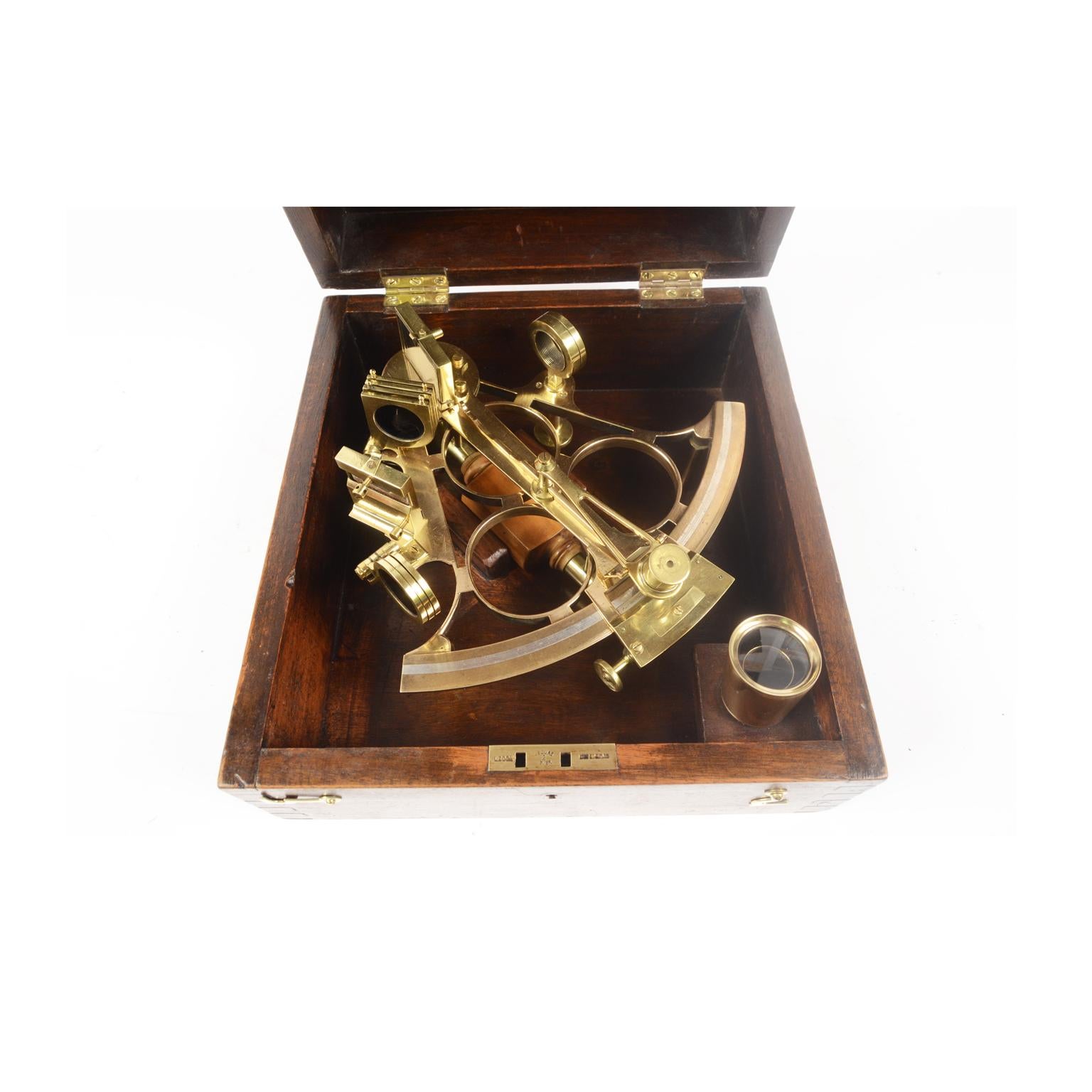 Brass Sextant Made in the Second Half of the 19th Century in Its Original Box In Good Condition In Milan, IT