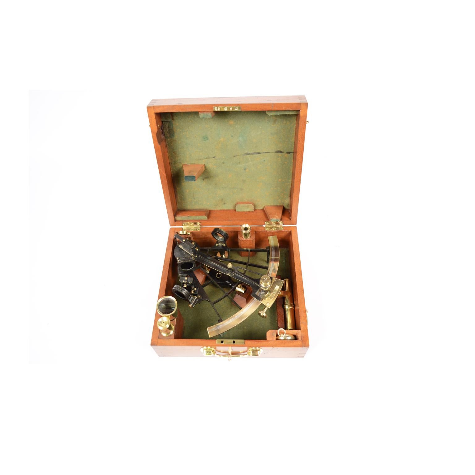 Brass Sextant Negretti Zambra Second Half of 19th Century in its Mahogany Box In Good Condition In Milan, IT