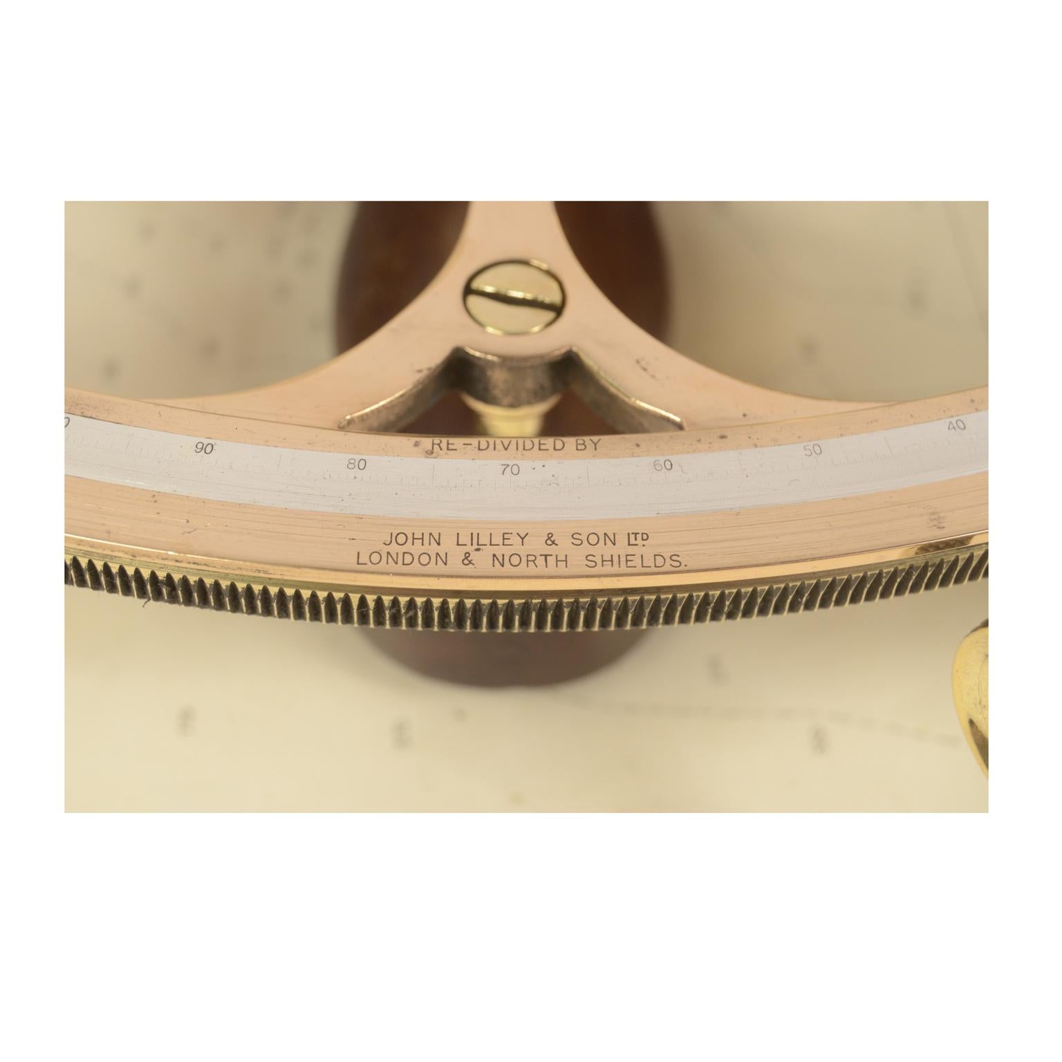 1913 Nautical Brass Sextant J. Lilley  Mahogany Box Antique Marine Instrument In Good Condition In Milan, IT