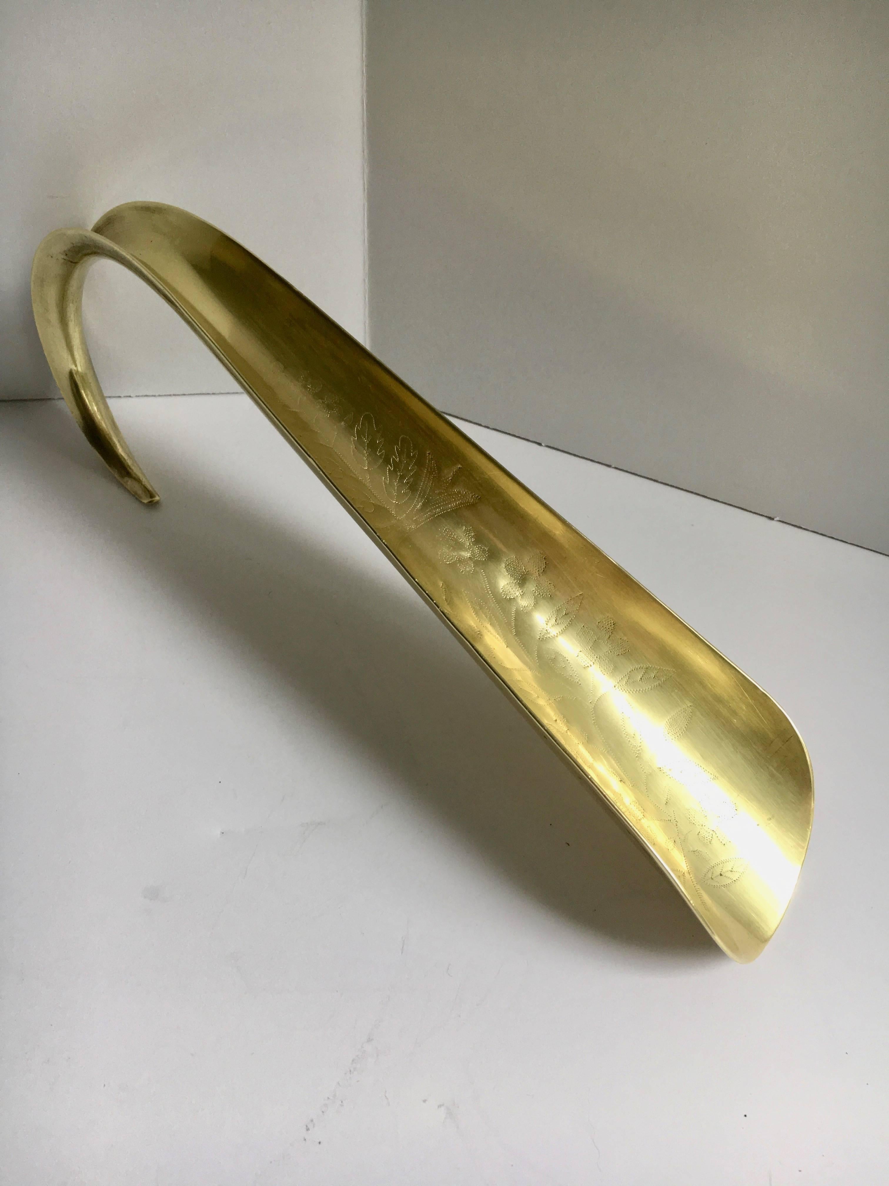 brass shoe horns