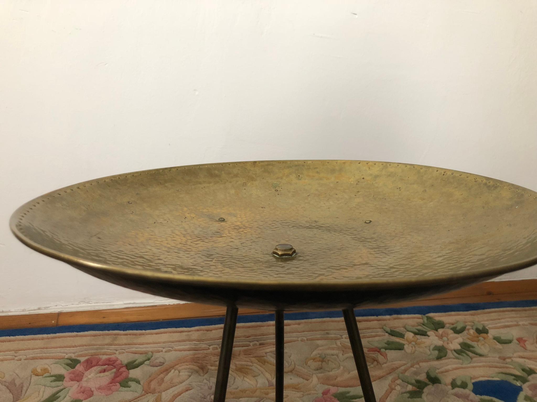 Brass Side Table/Bowl In Good Condition For Sale In Vienna, AT