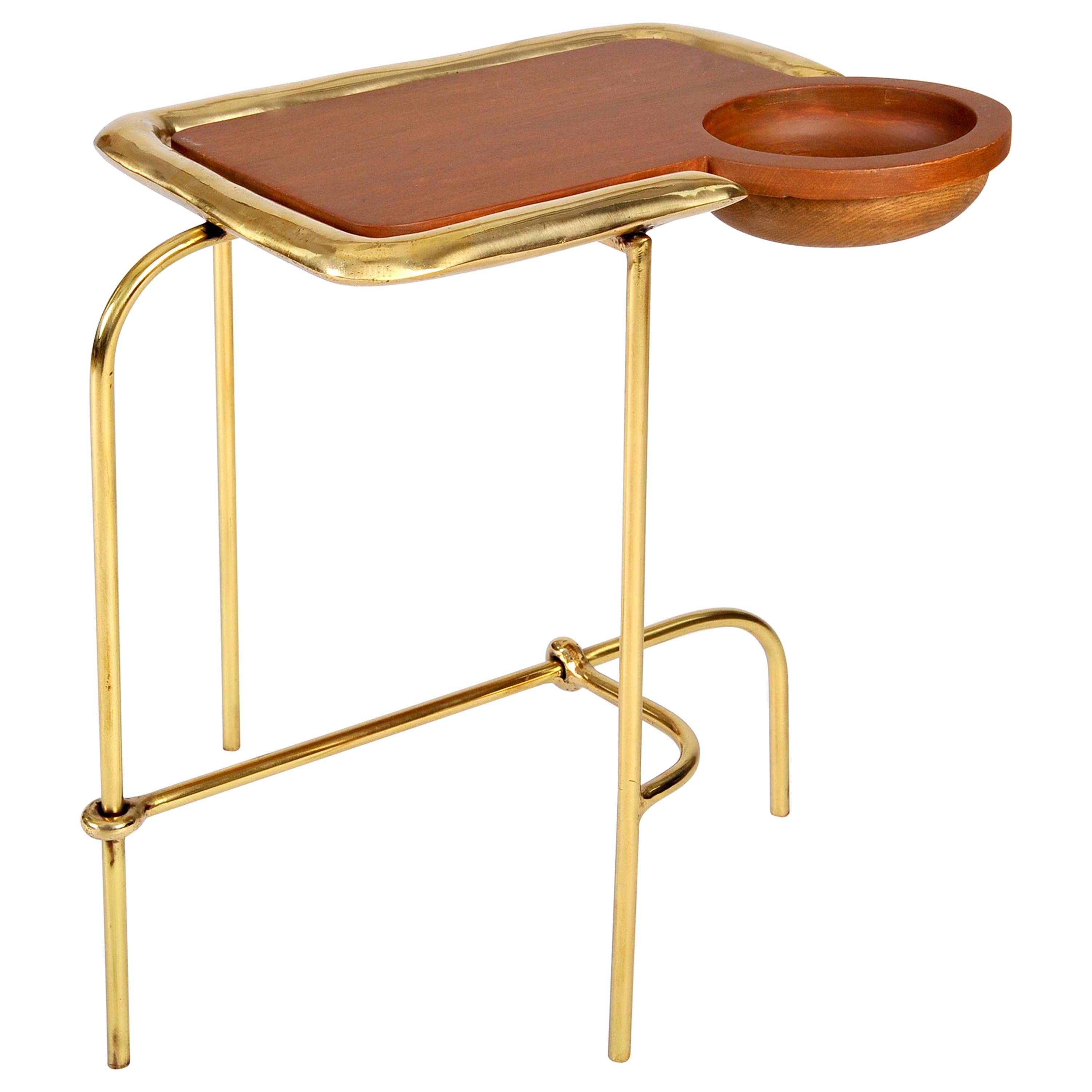 Mesa auxiliar de latón, Compuesto I, Misaya