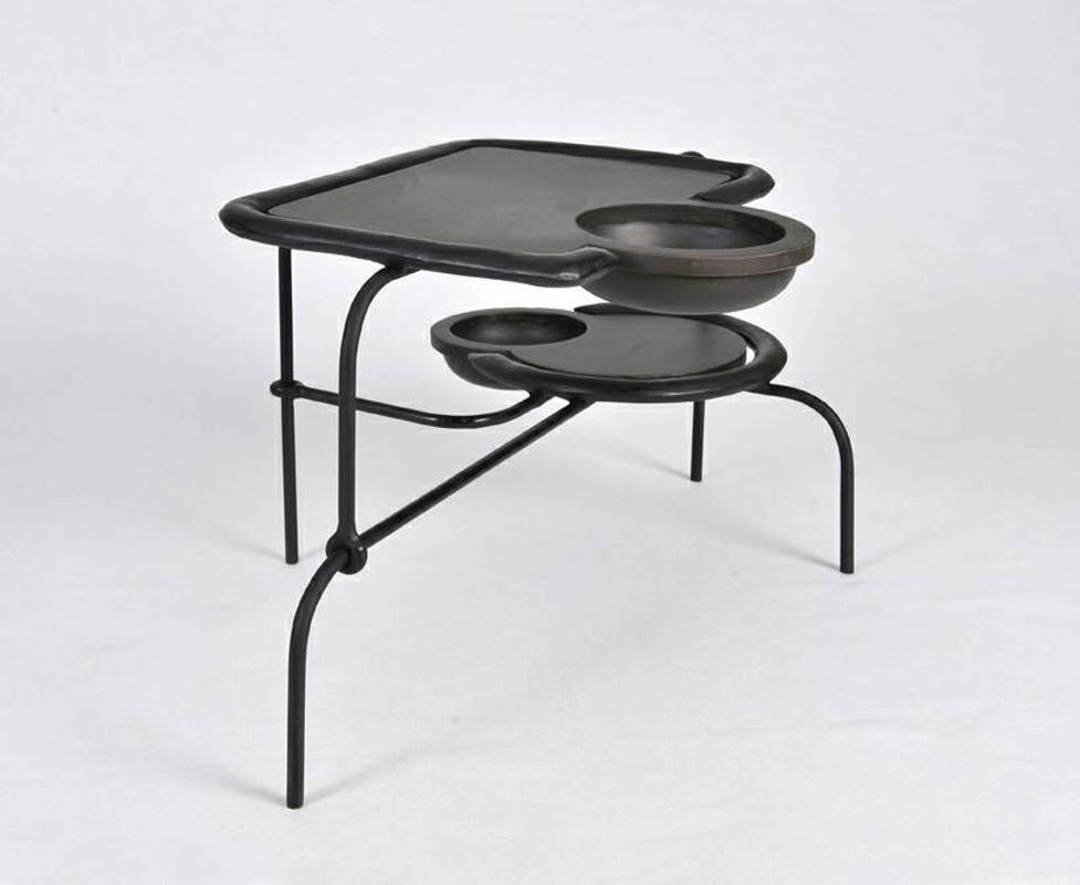 Brass side table - Compound II by Misaya
Dimensions: 32 x 80 x 50 cm
Hand-sculpted brass table.