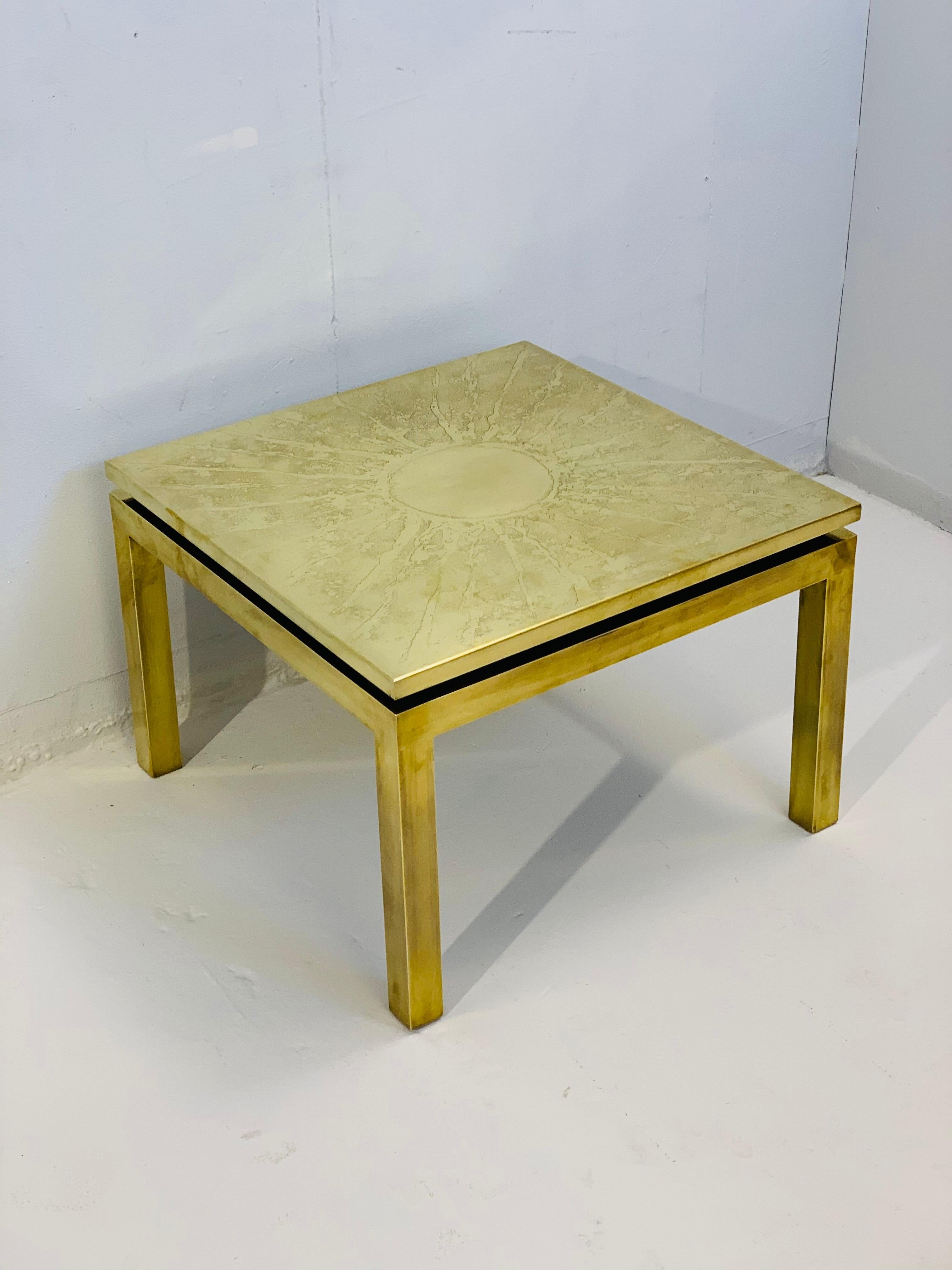 Mid-Century Modern Brass Side Table In Good Condition For Sale In Brussels, BE