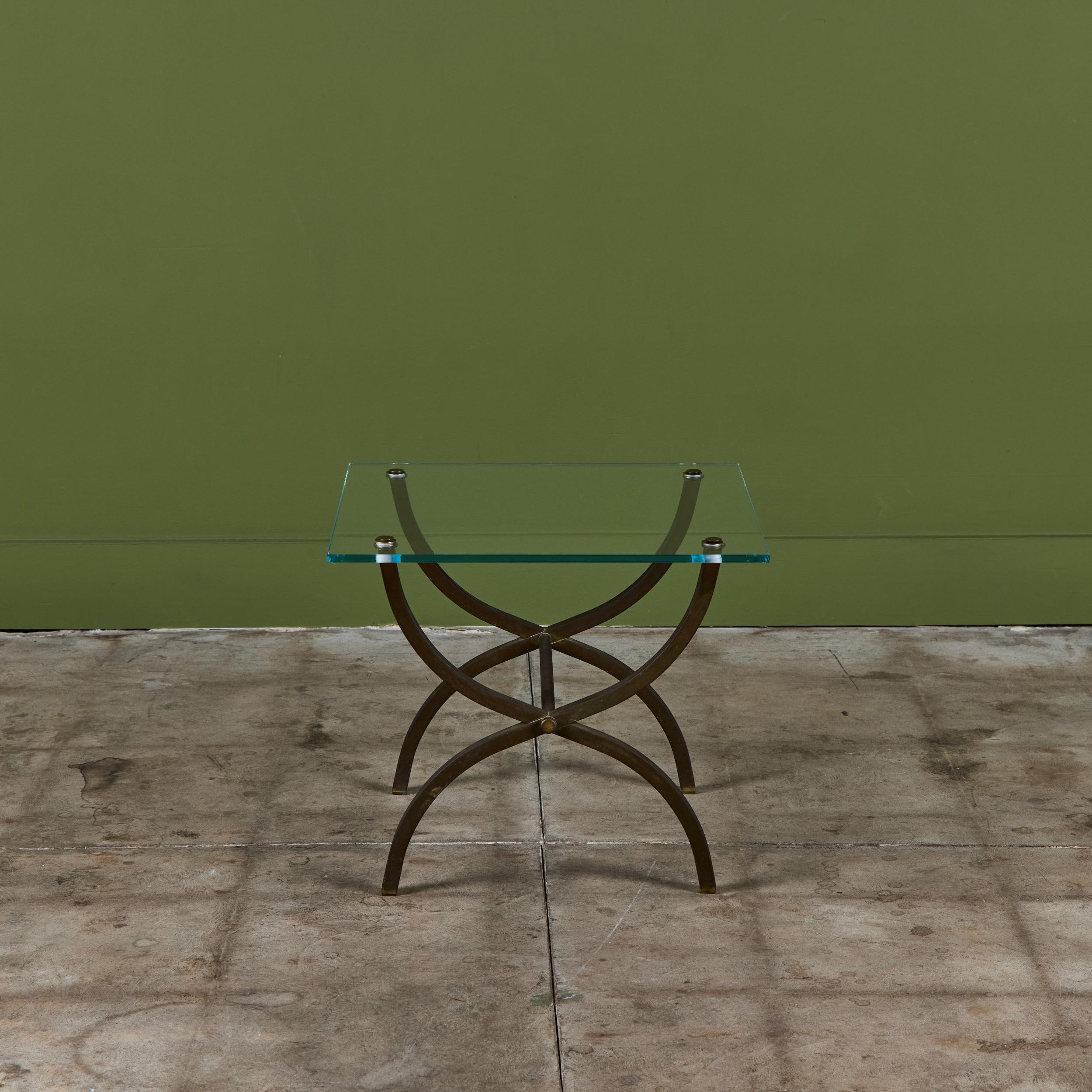 Tavolino in ottone nello stile della Maison Jansen in vendita 3