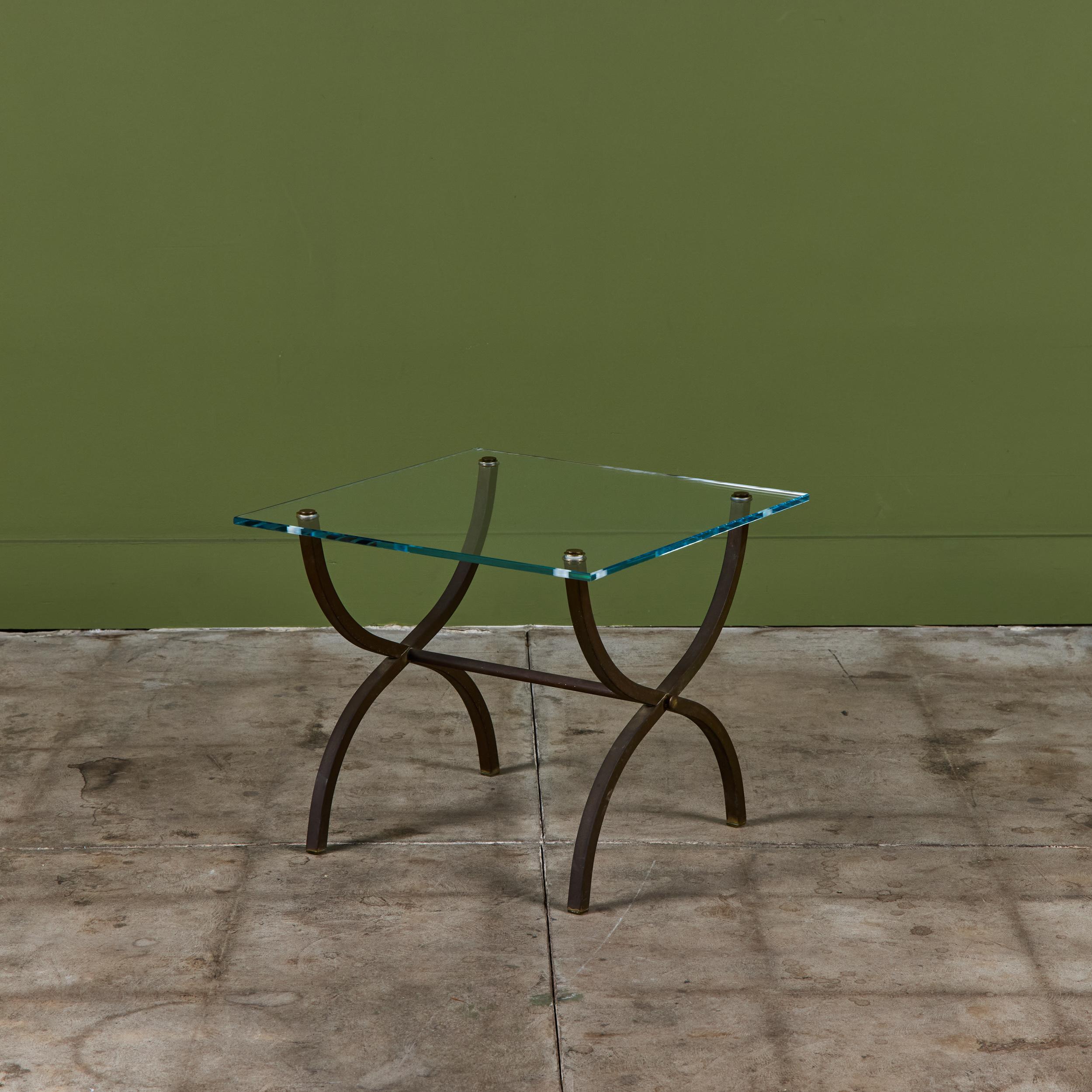 Tavolino in ottone nello stile della Maison Jansen in vendita 4