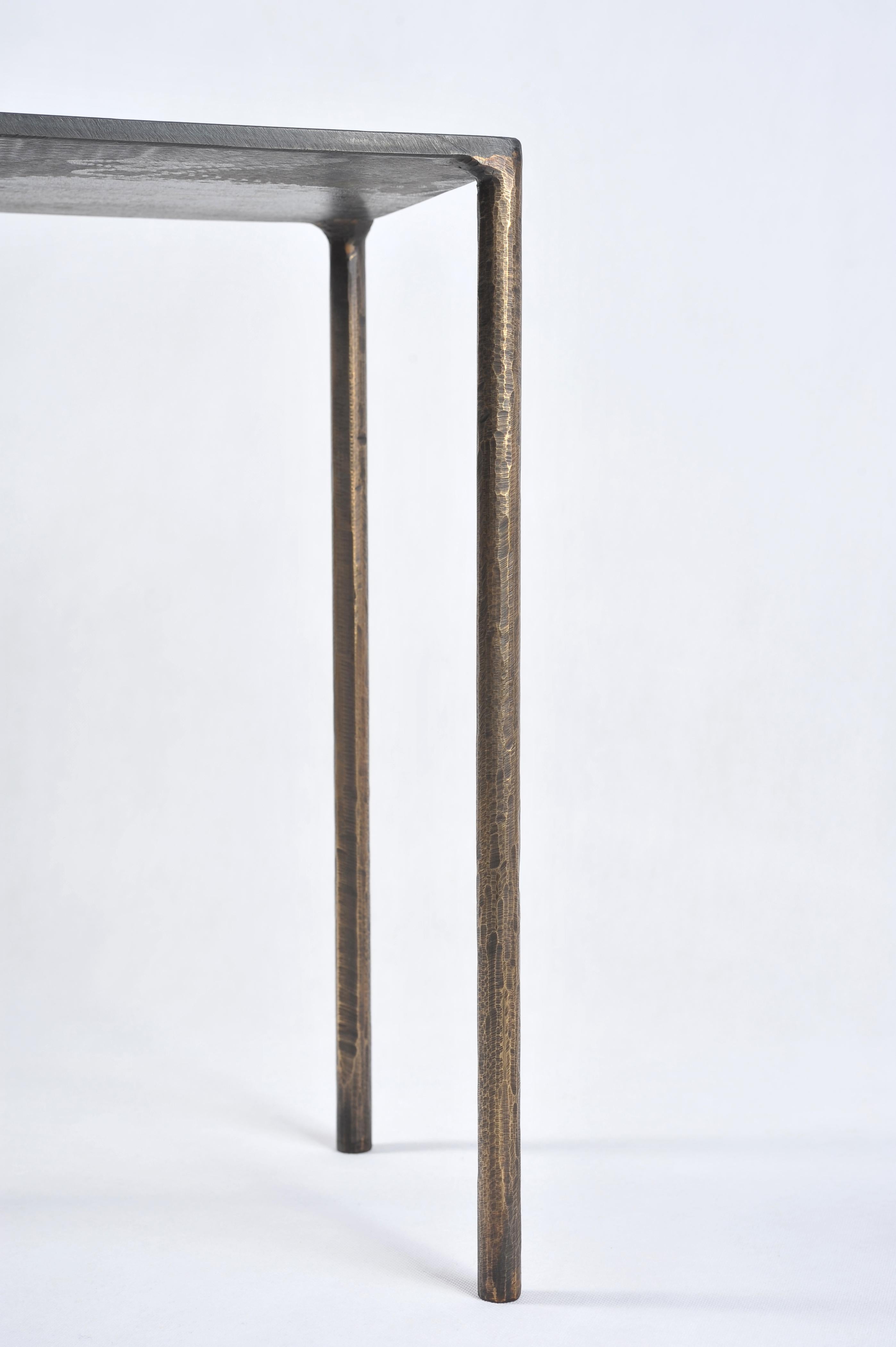 Moderne Table d'appoint signée par Lukasz Friedrich en vente